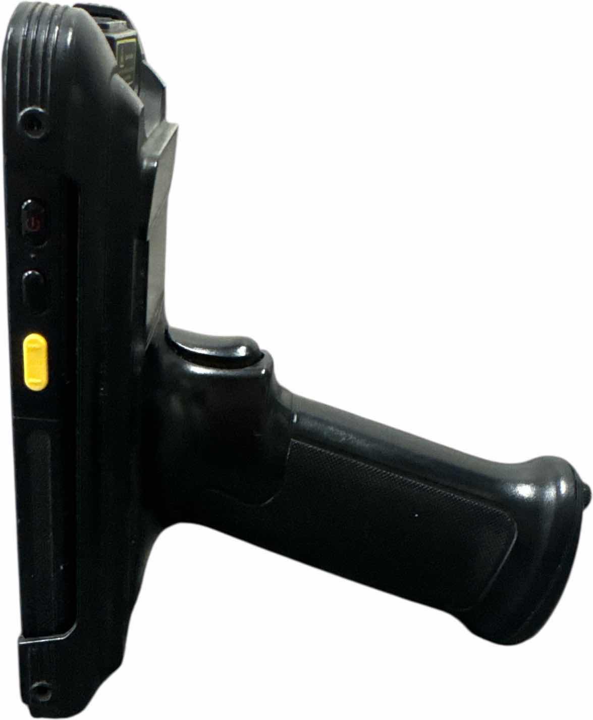 Photo 1 of ANDROID CHAINWAY C66 WIRELESS INTEGRATED BARCODE READER RFID SCANNER W GUN GRIP HANDLE
