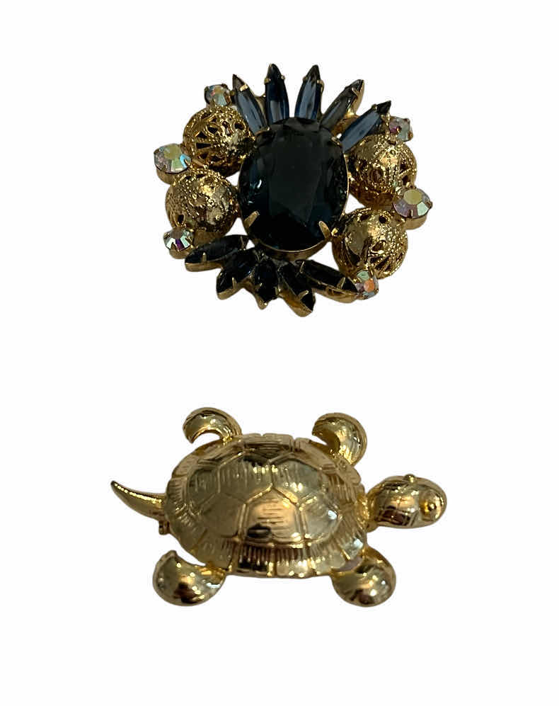 Photo 1 of VINTAGE FASHION JEWELRY BROOCHES (5)