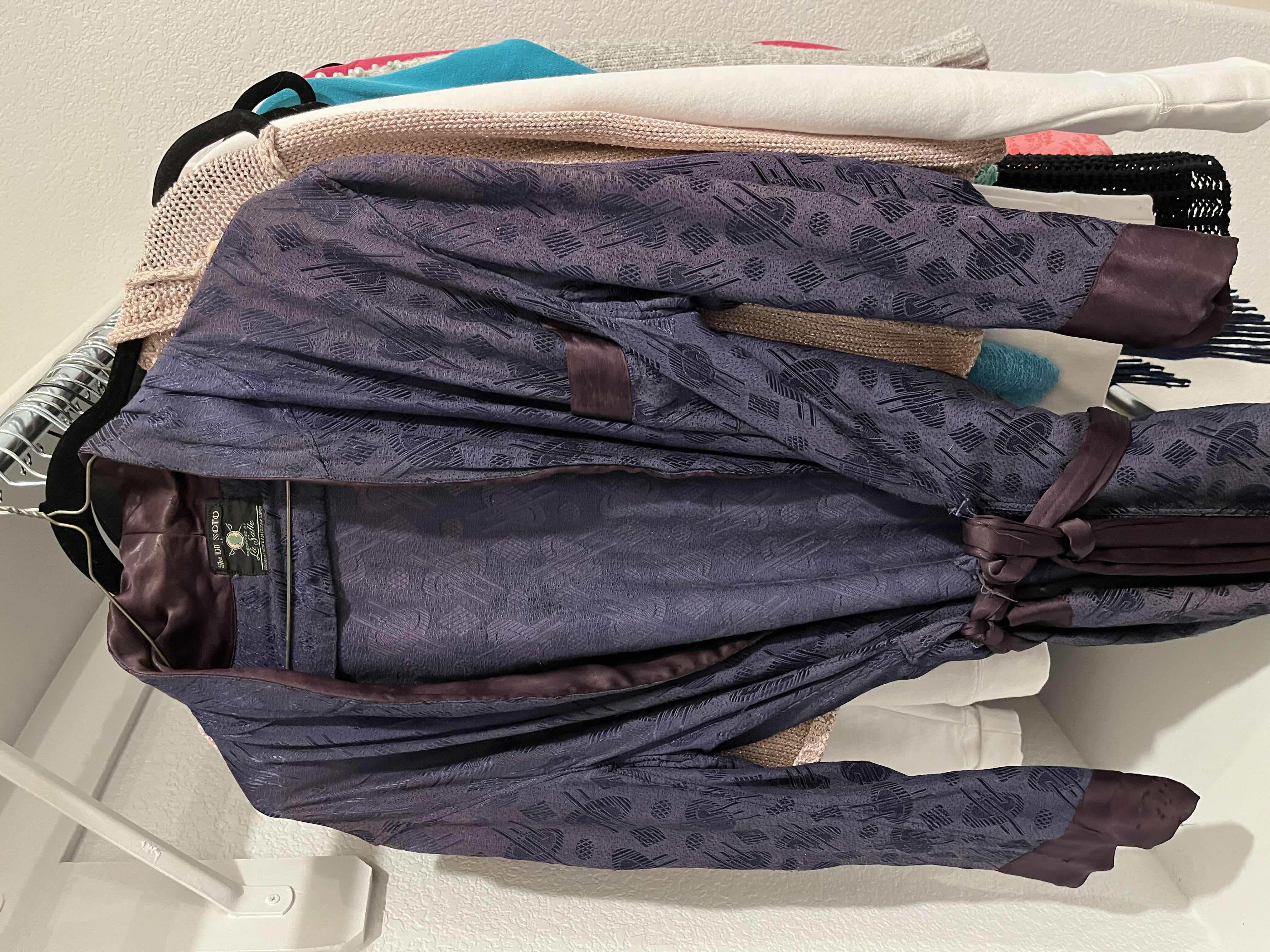 Photo 1 of VINTAGE CLOTHING WOMENS SIZE M-XL (APPROX 50)