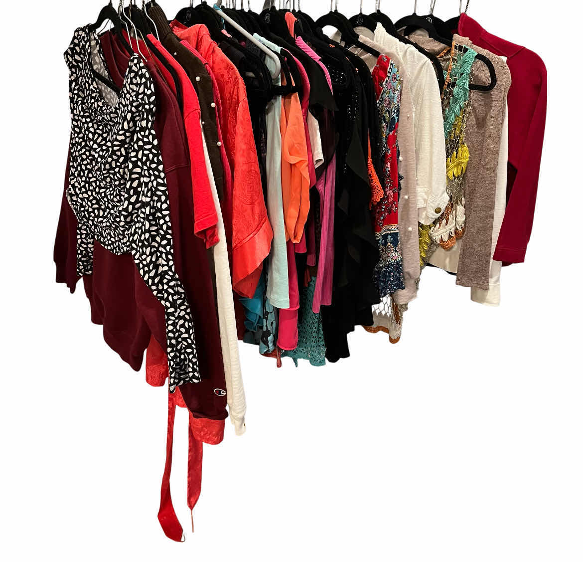 Photo 1 of VINTAGE CLOTHING WOMENS SIZE M-XL (APPROX 50)