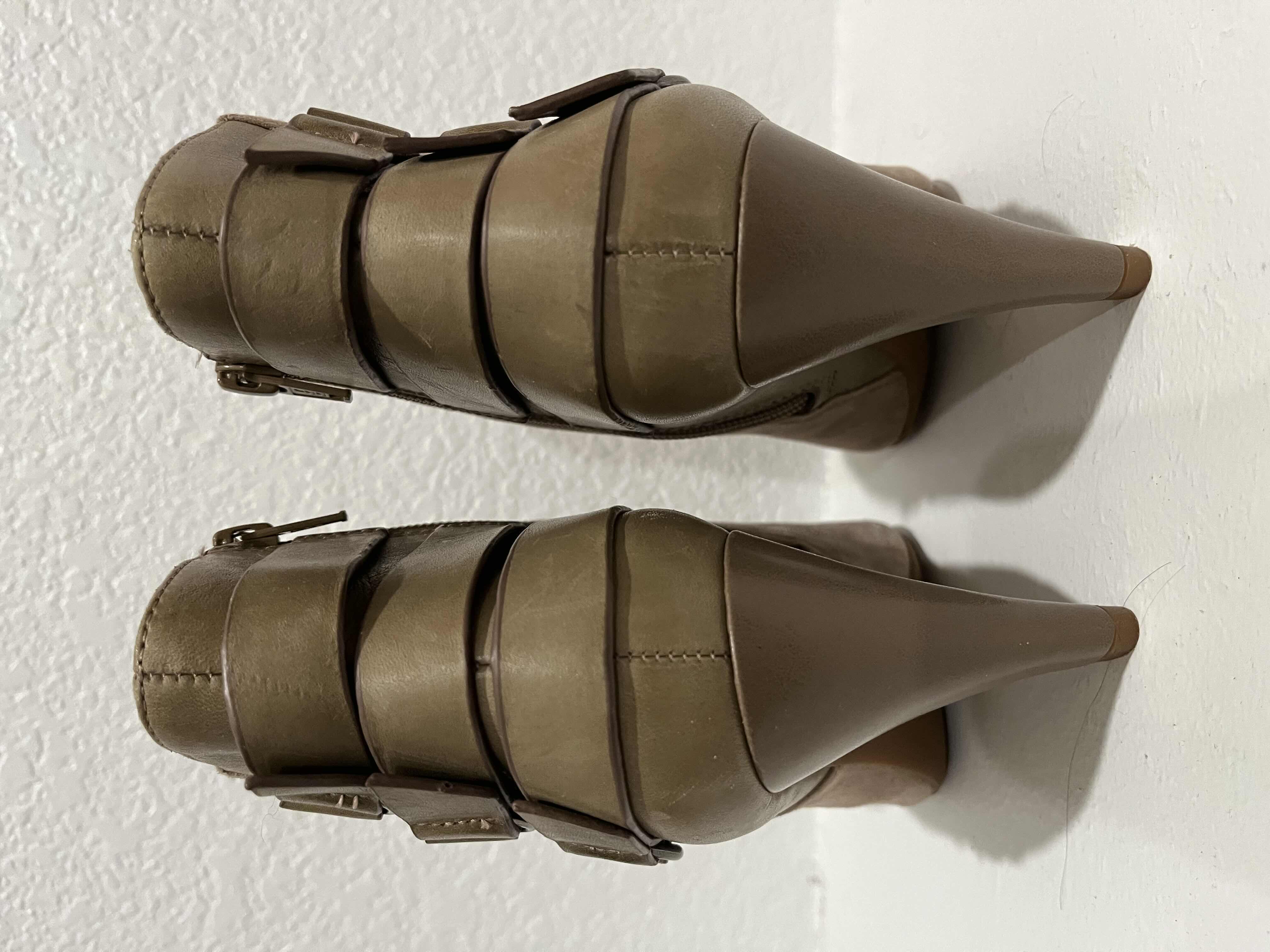 Photo 1 of GIANNI BINI SUEDE HEELED BOOTIES BOOTS WOMENS SIZE 5.5