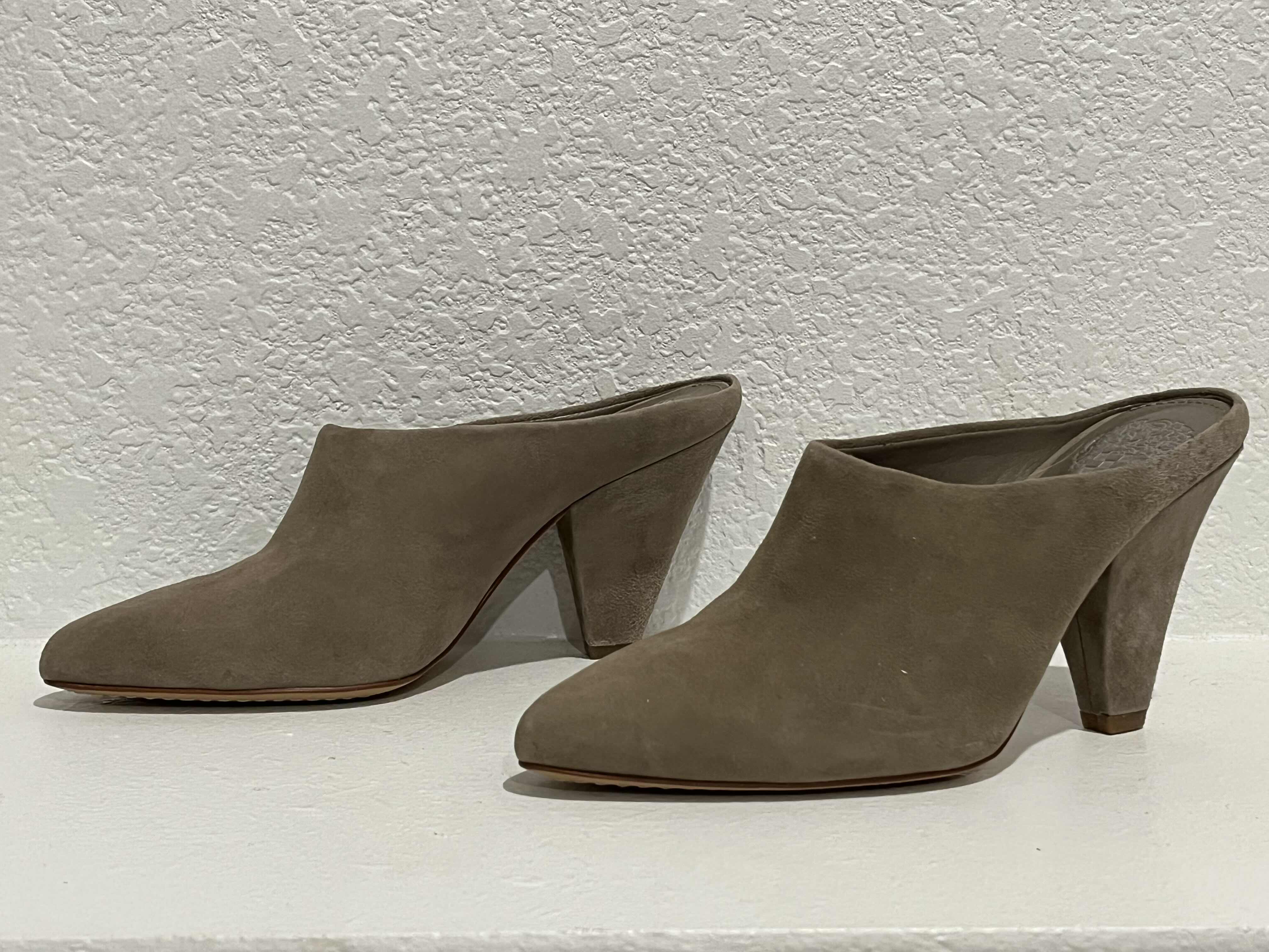 Photo 1 of VINCE CAMUTO SUEDE LOW TOP HEELS WOMENS SIZE 5.5