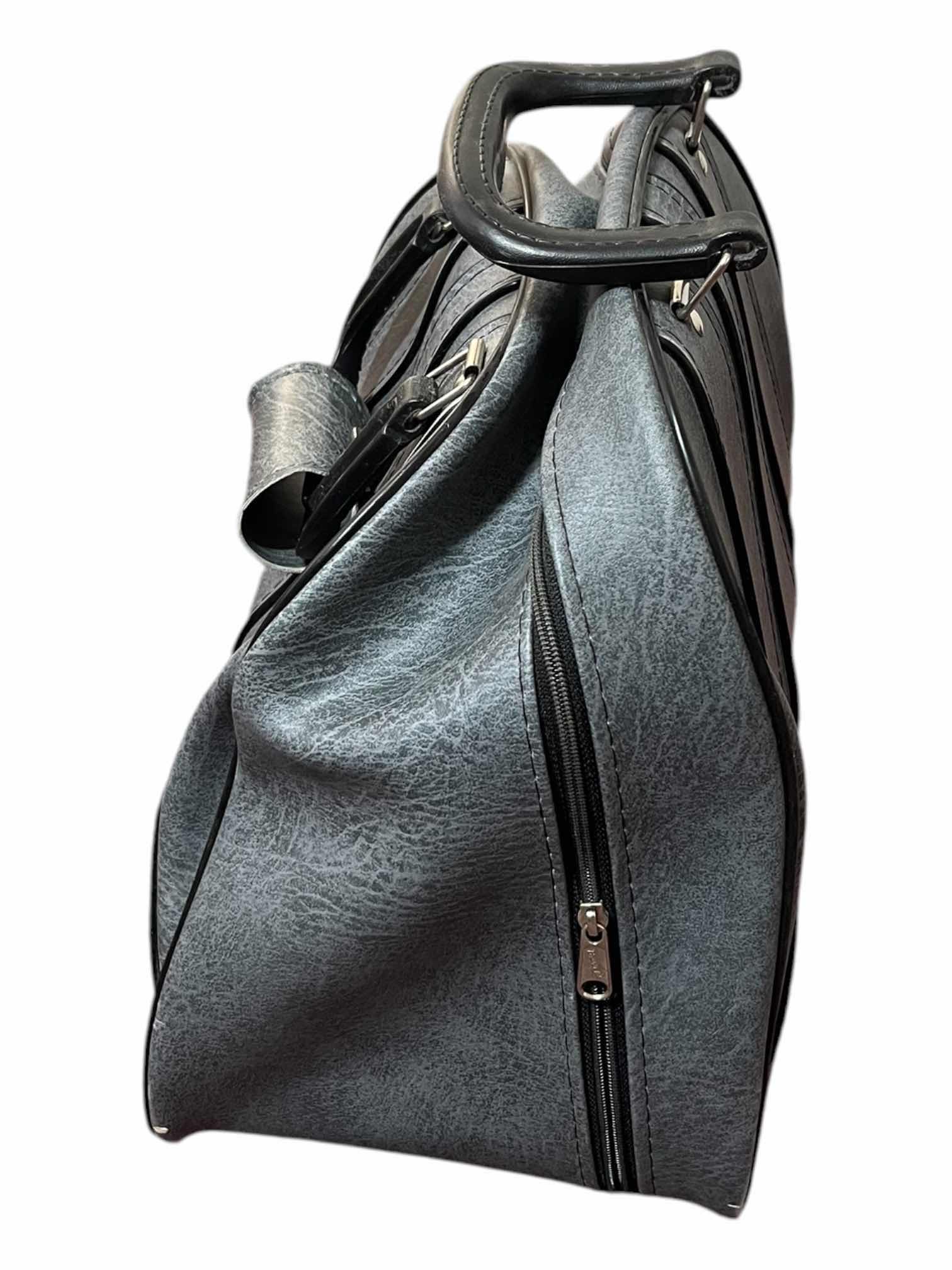 Photo 1 of BRUNSWICK WIND JAMMER GRAY BOWLING BOWL BAG