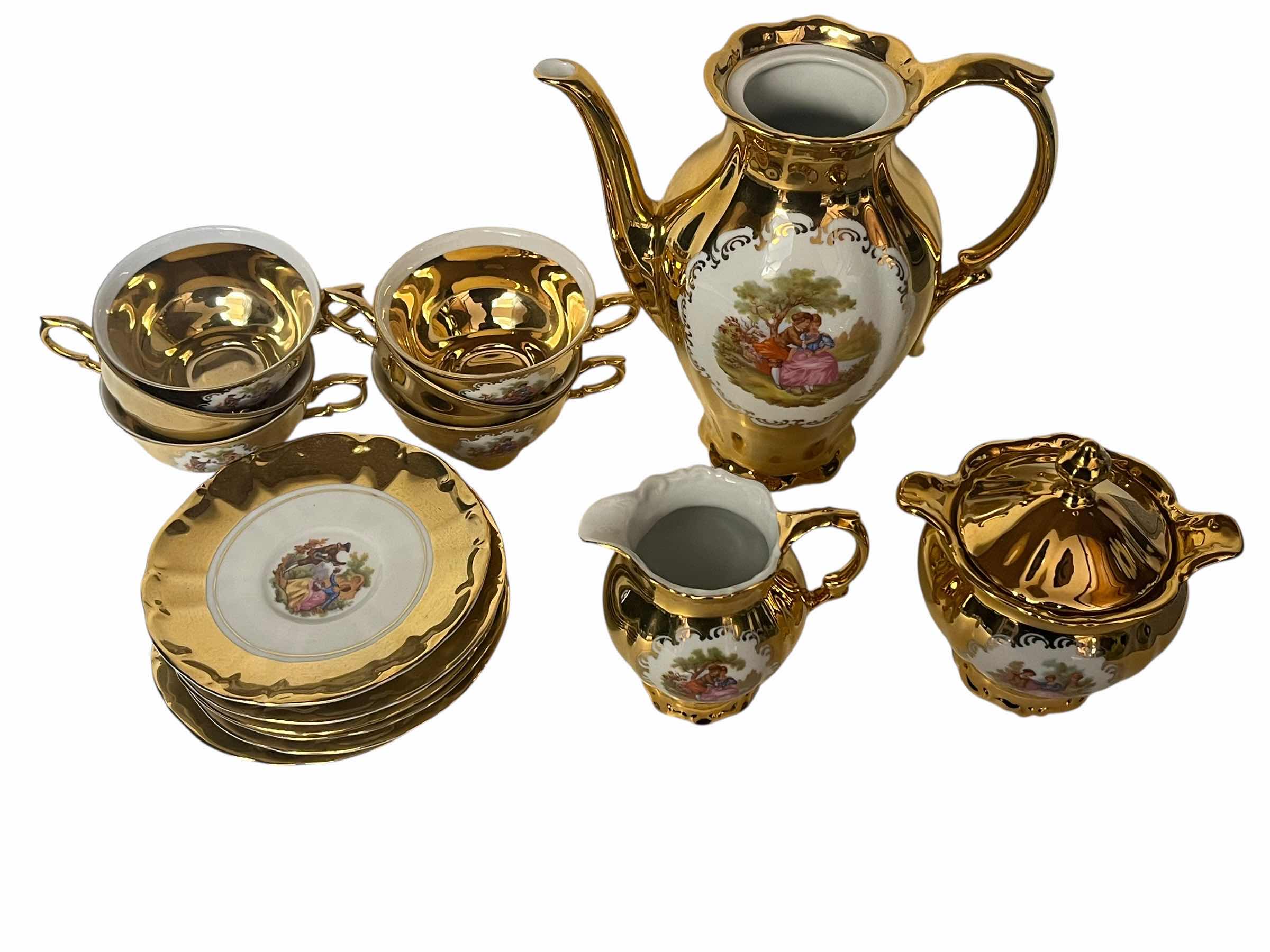 Photo 1 of ST BAVARIA GERMANY GOLD PORCELAIN FINE CHINA SET MC 40/S (15)