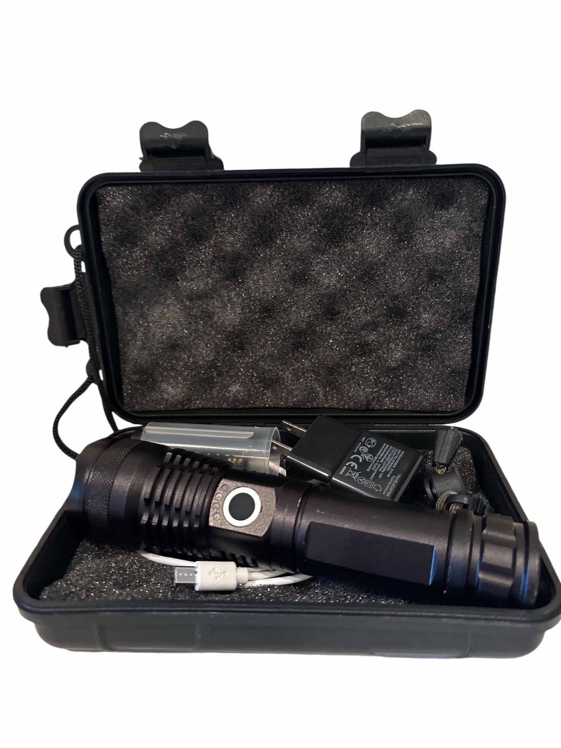 Photo 1 of BRILLANTE TORCIA LED 3PC