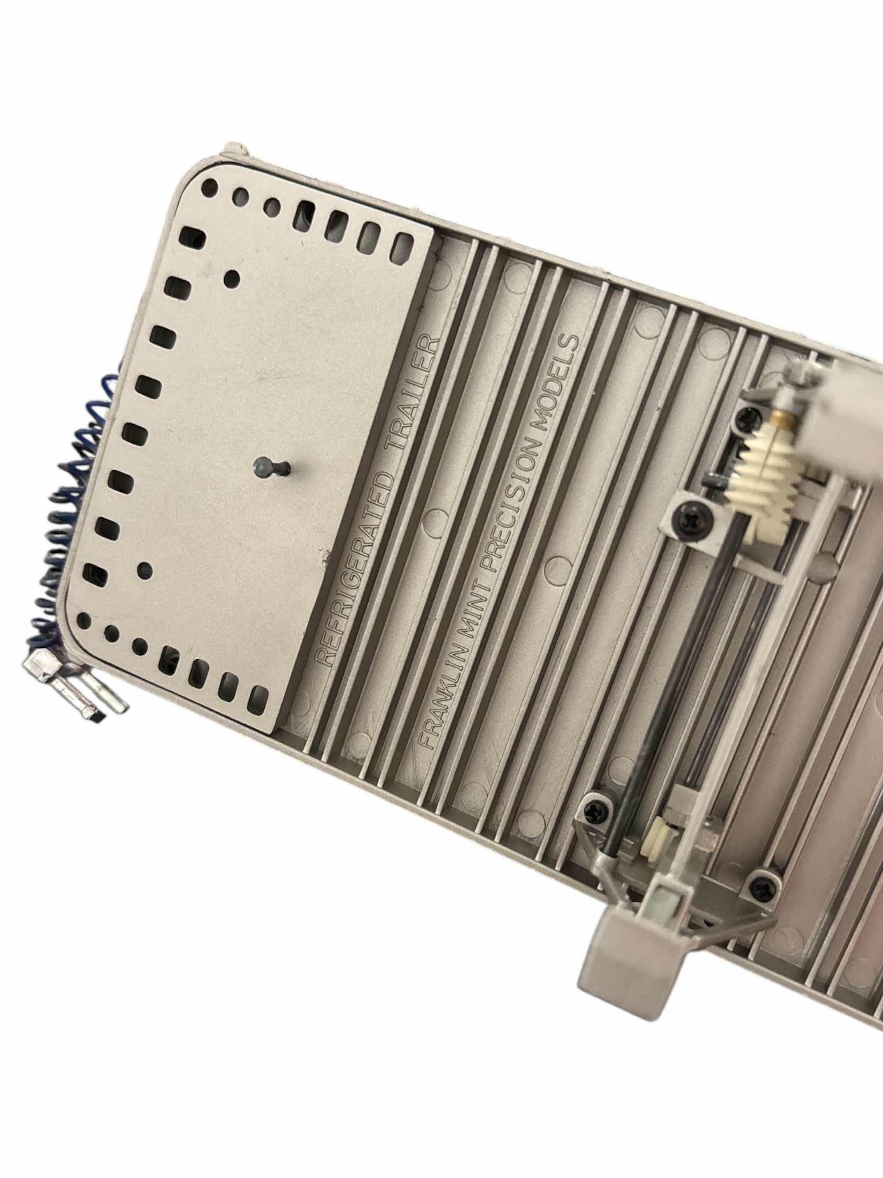 Photo 1 of VINTAGE THE FRANKLIN MINT 1:32 SCALE PRECISION DIE-CAST MODEL PETERBILT MODEL 379