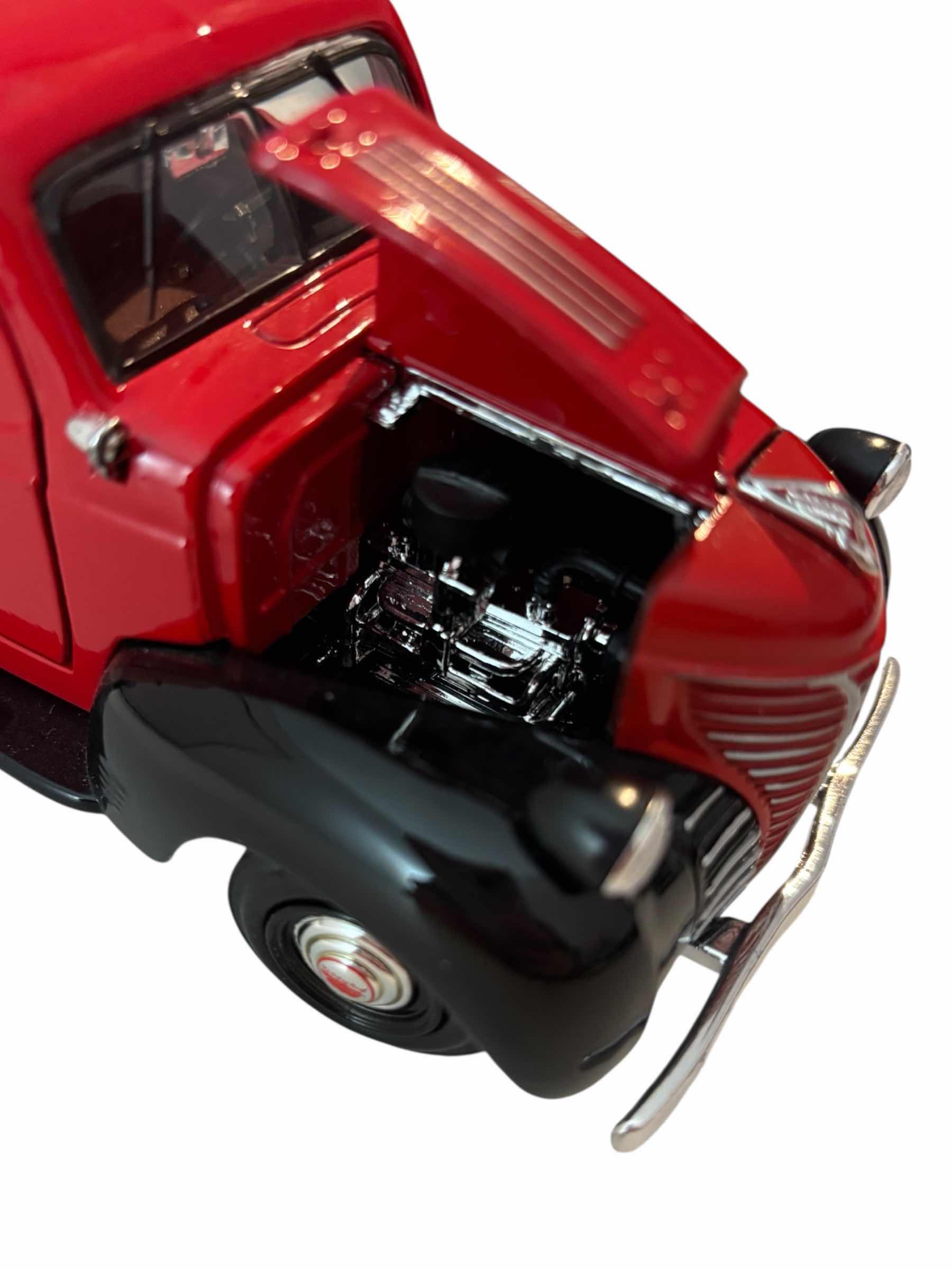 Photo 1 of MOTORMAX DIE-CAST MODEL 1941 CHRYSLER PLYMOUTH TRUCK SCALE 1:24