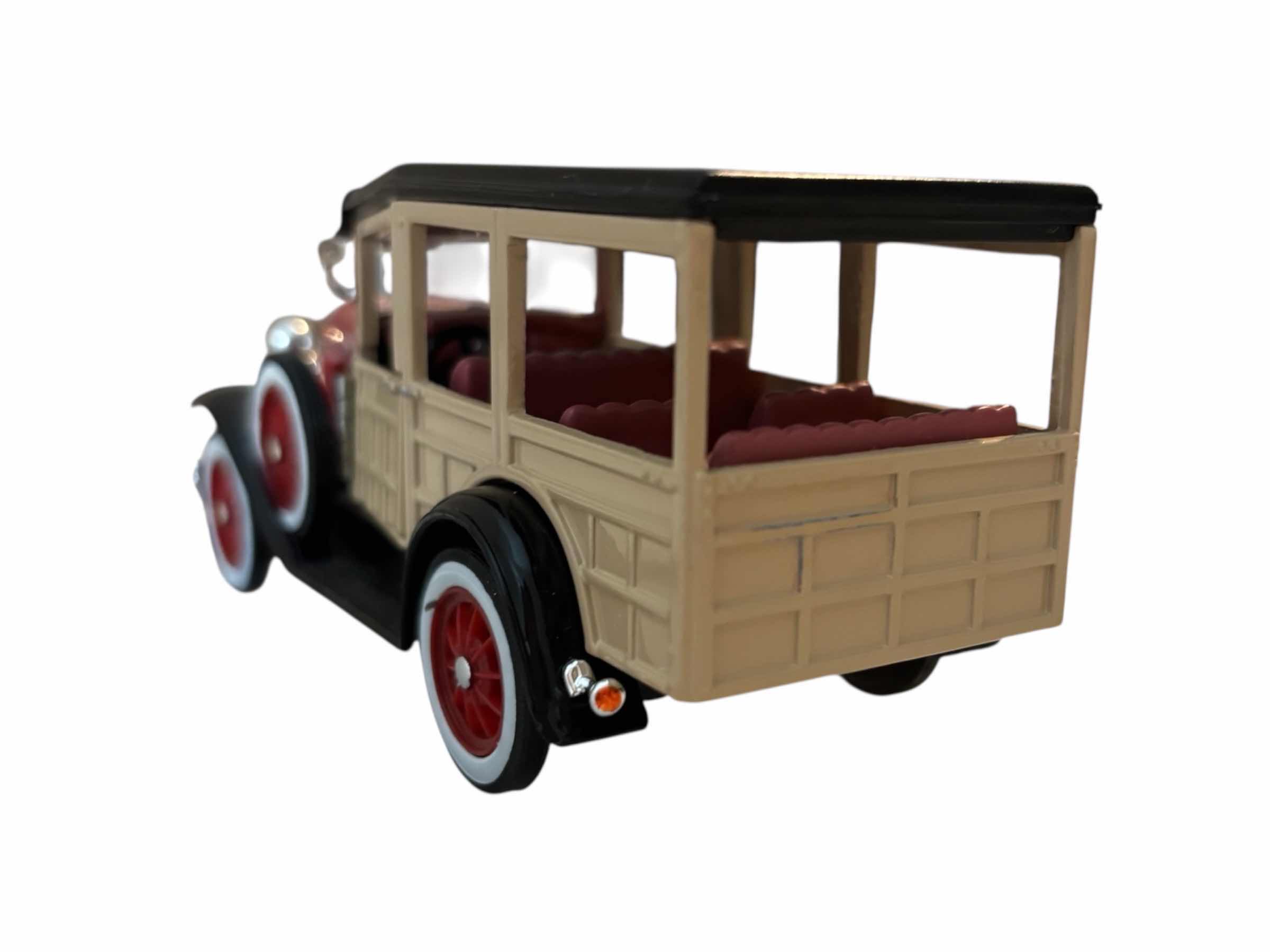 Photo 1 of 1929 FORD STATION WAGON TAN/RED & 1933 CHEVROLET EAGLE 2 PASSENGER 5 WINDOW COUPE NAVY BLUE DIE-CAST MODELS