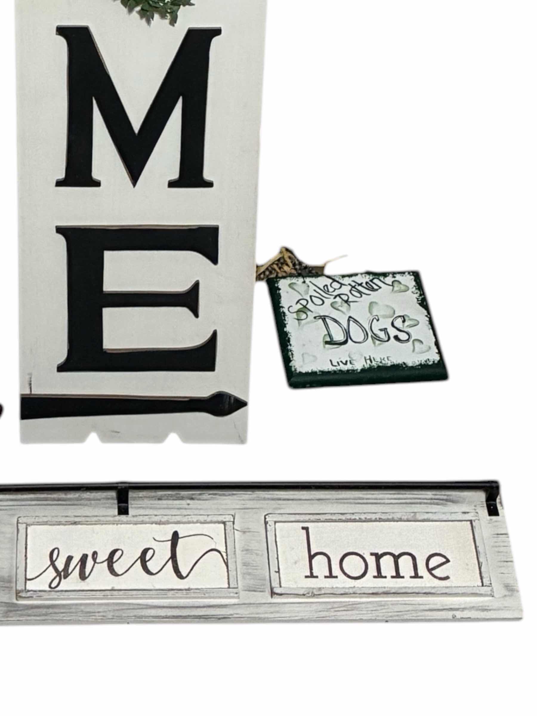 Photo 1 of HOUSEHOLD RUSTIC WALL DECOR (4)