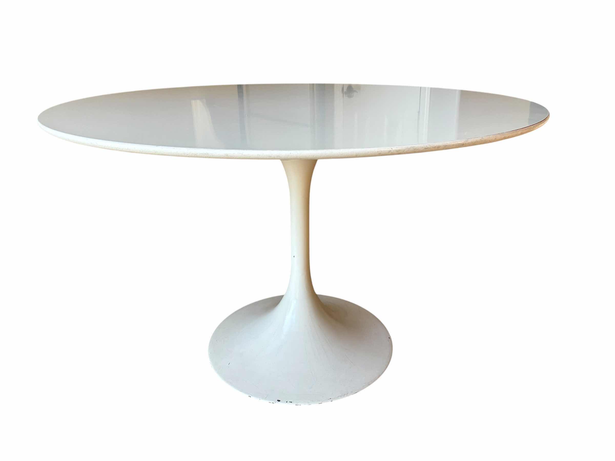 Photo 1 of VINTAGE 5PC TULIP WHITE & ORANGE DINING SET