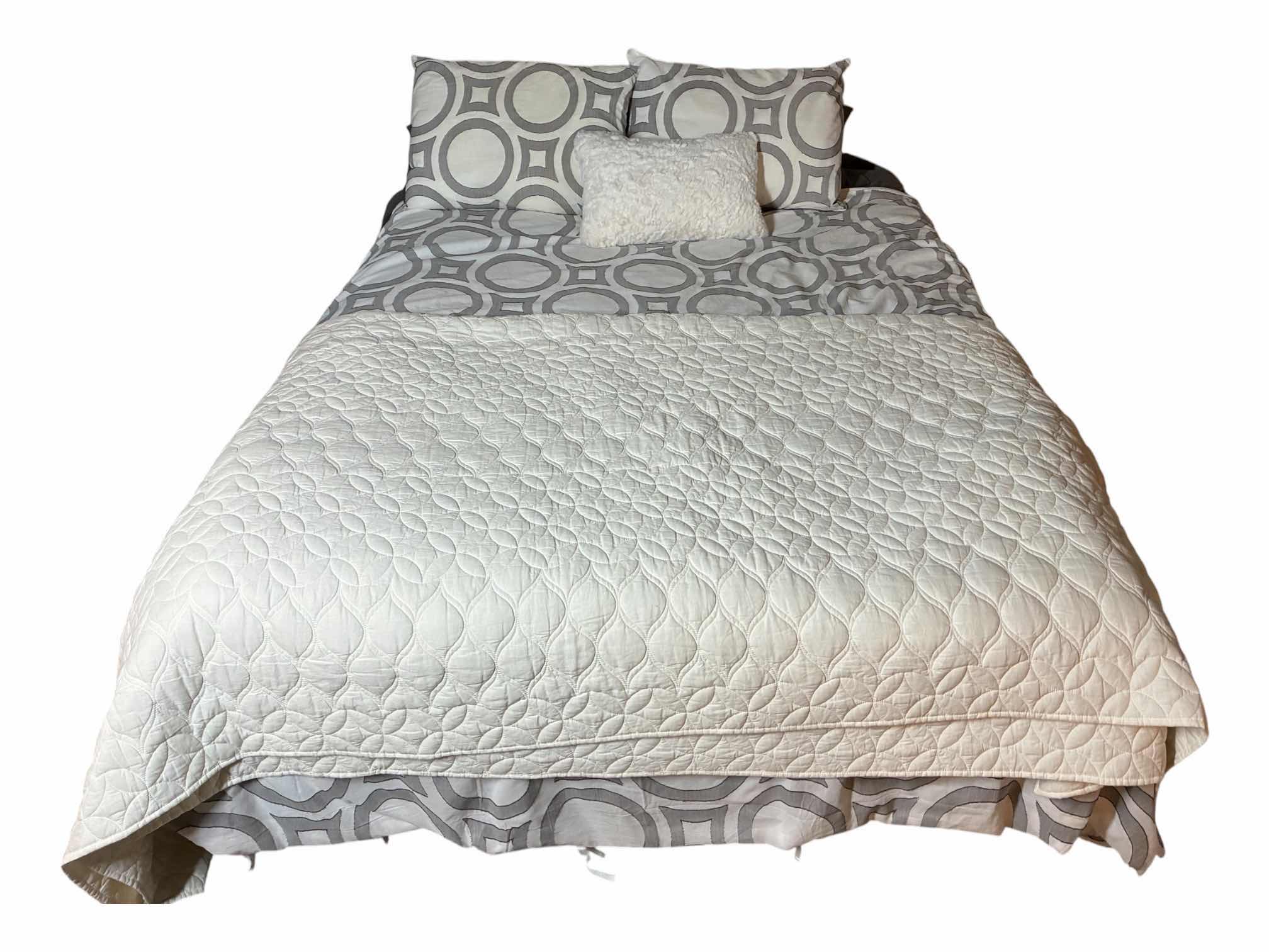 Photo 1 of SERTA DRAMA QUILTED TOP QUEEN MATTRESS & BOXSPRING W BEDDING