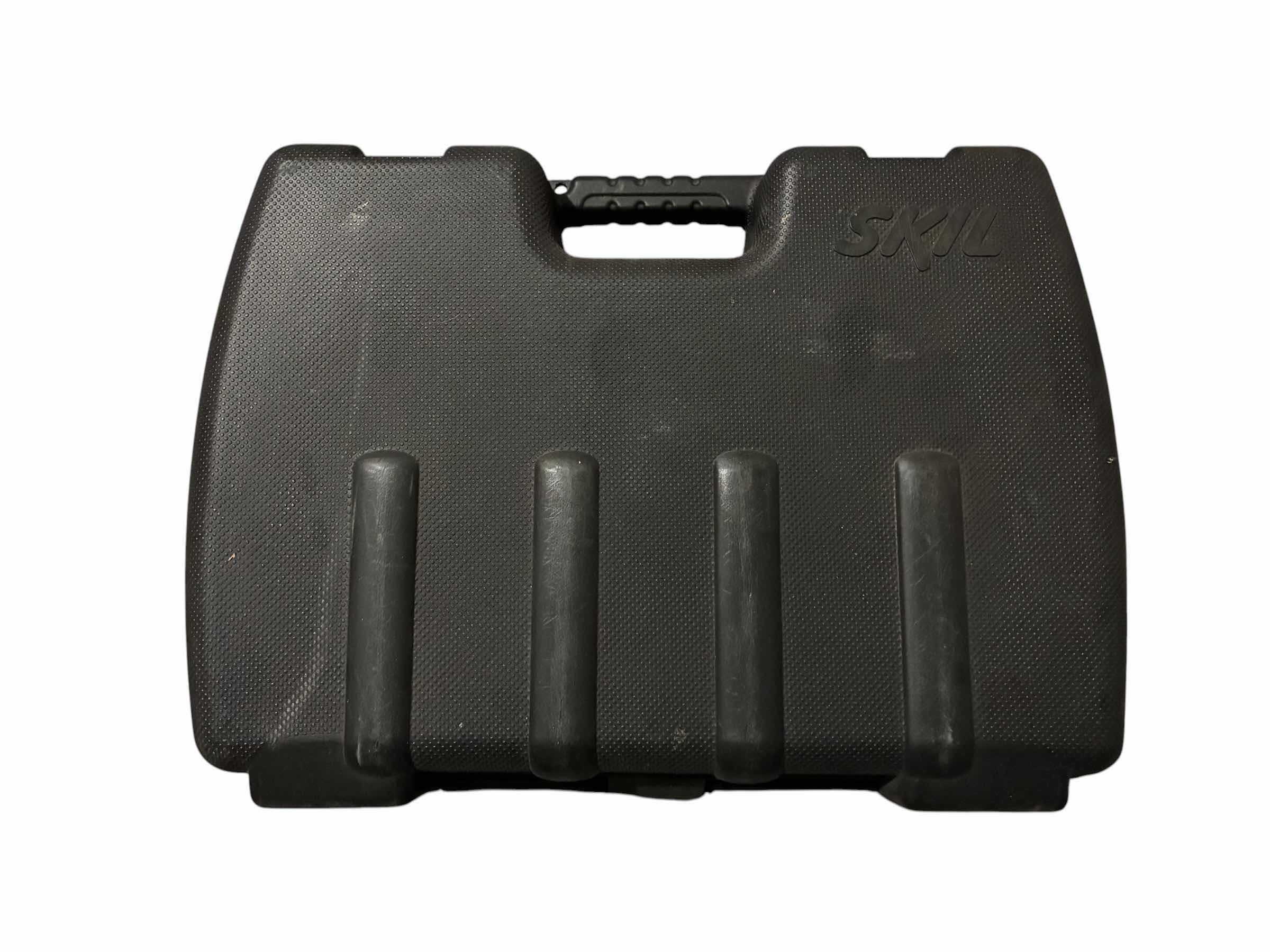 Photo 1 of SKIL CORDLESS DRILL SET W CASE