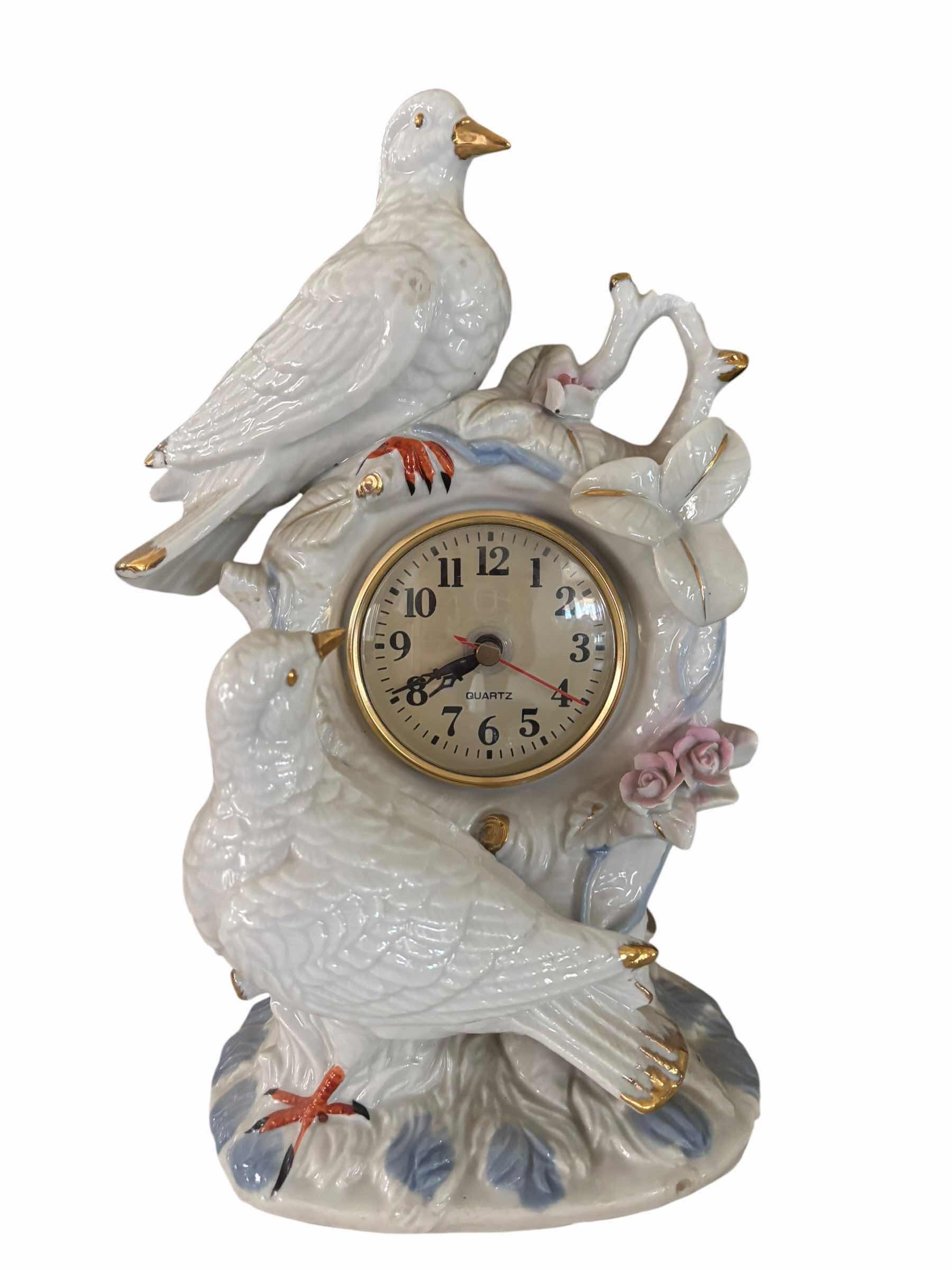 Photo 1 of VINTAGE ELECO QUARTZ CLOCK H11” $70