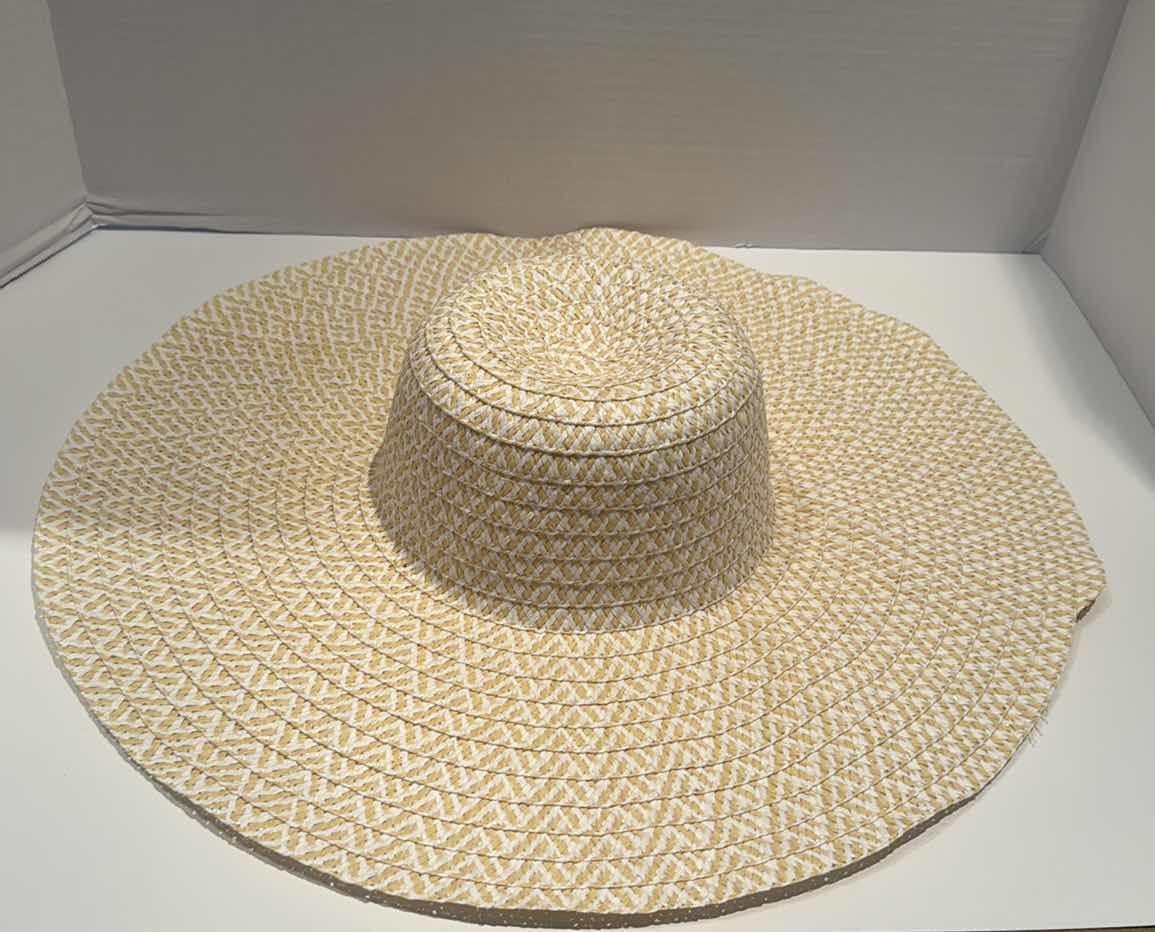 Photo 1 of 3-STRAW FLOPPY SUN HATS