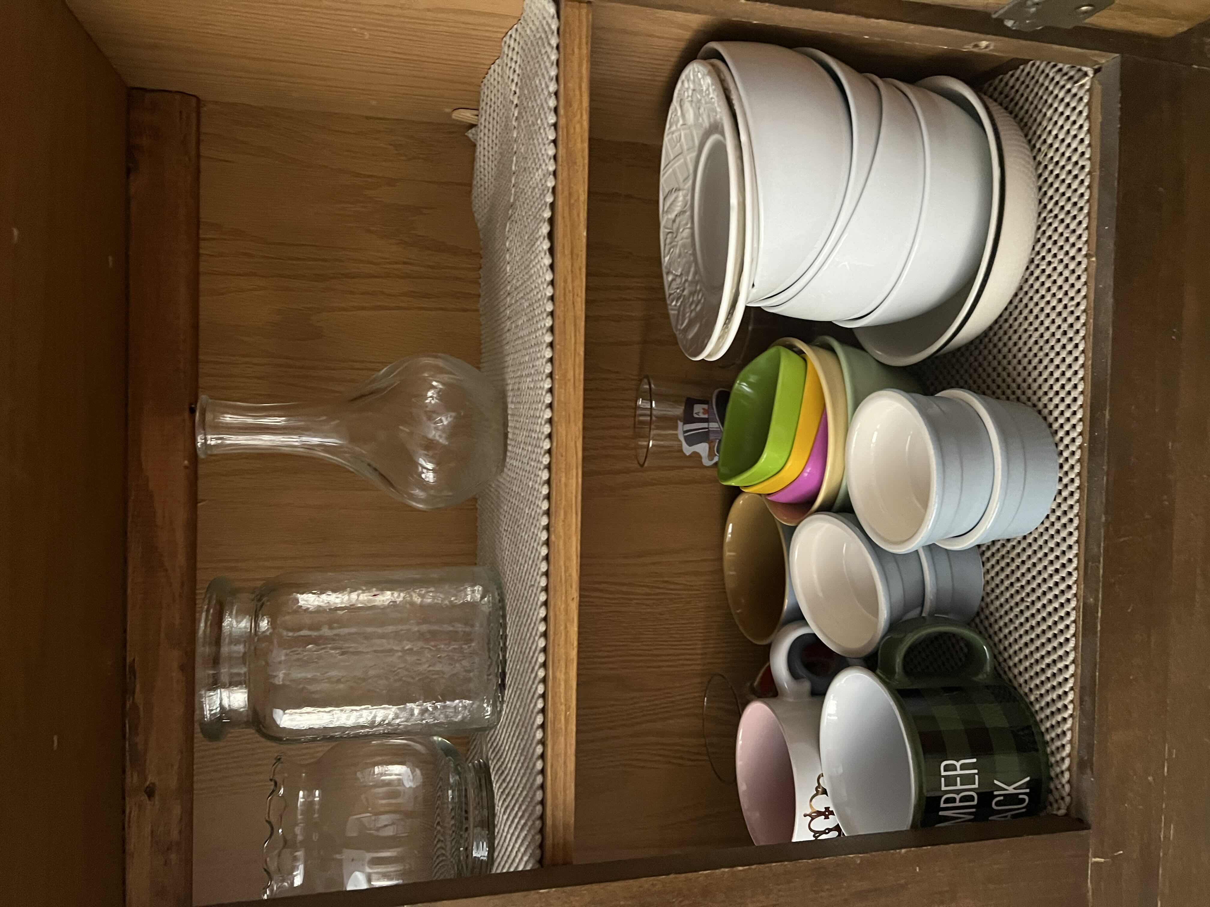 Photo 7 of CONTENTS OF KITCHEN CABINET (GLASSWARE, DISHES)