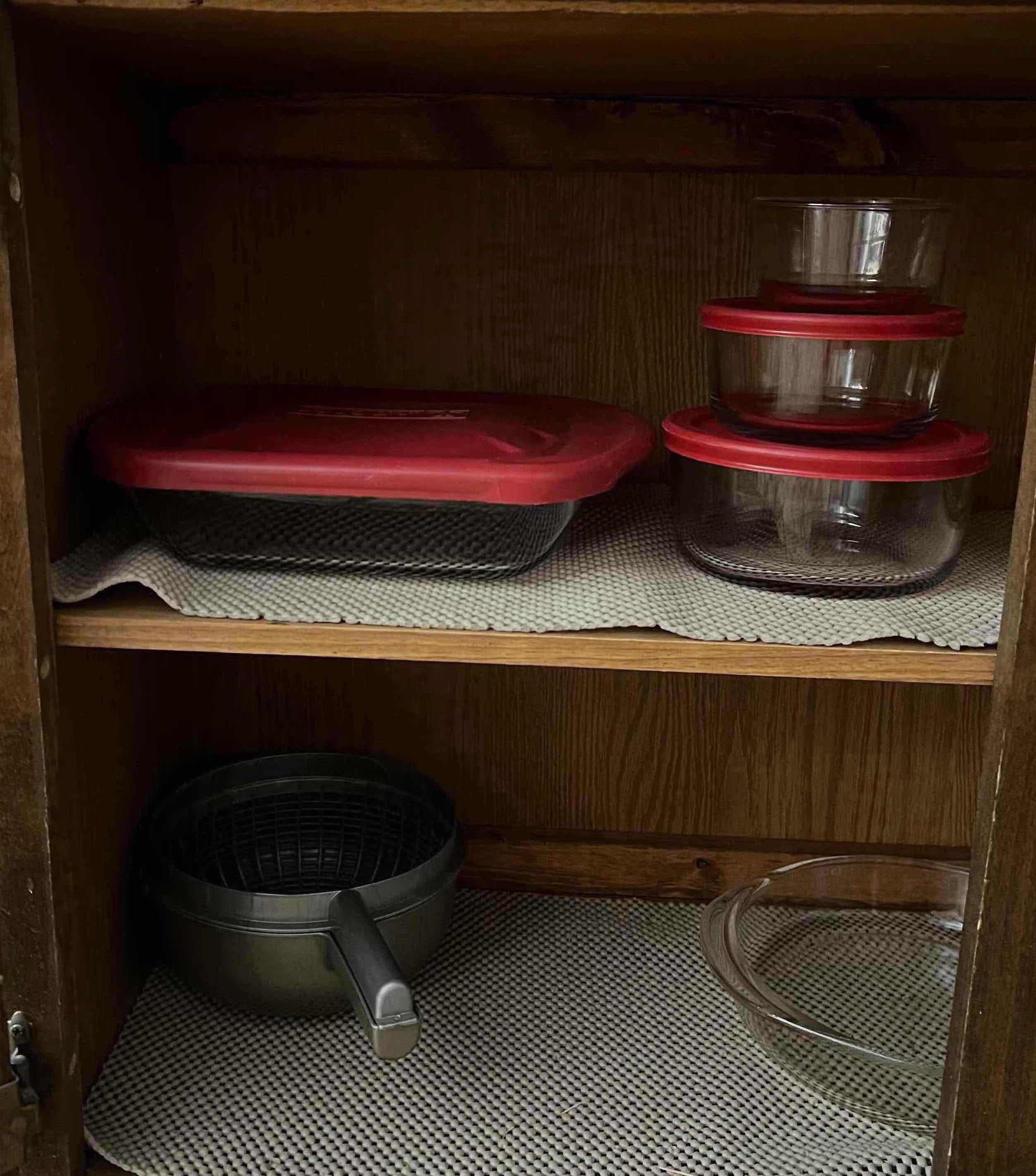 Photo 3 of CONTENTS OF KITCHEN CABINET (GLASSWARE, DISHES)