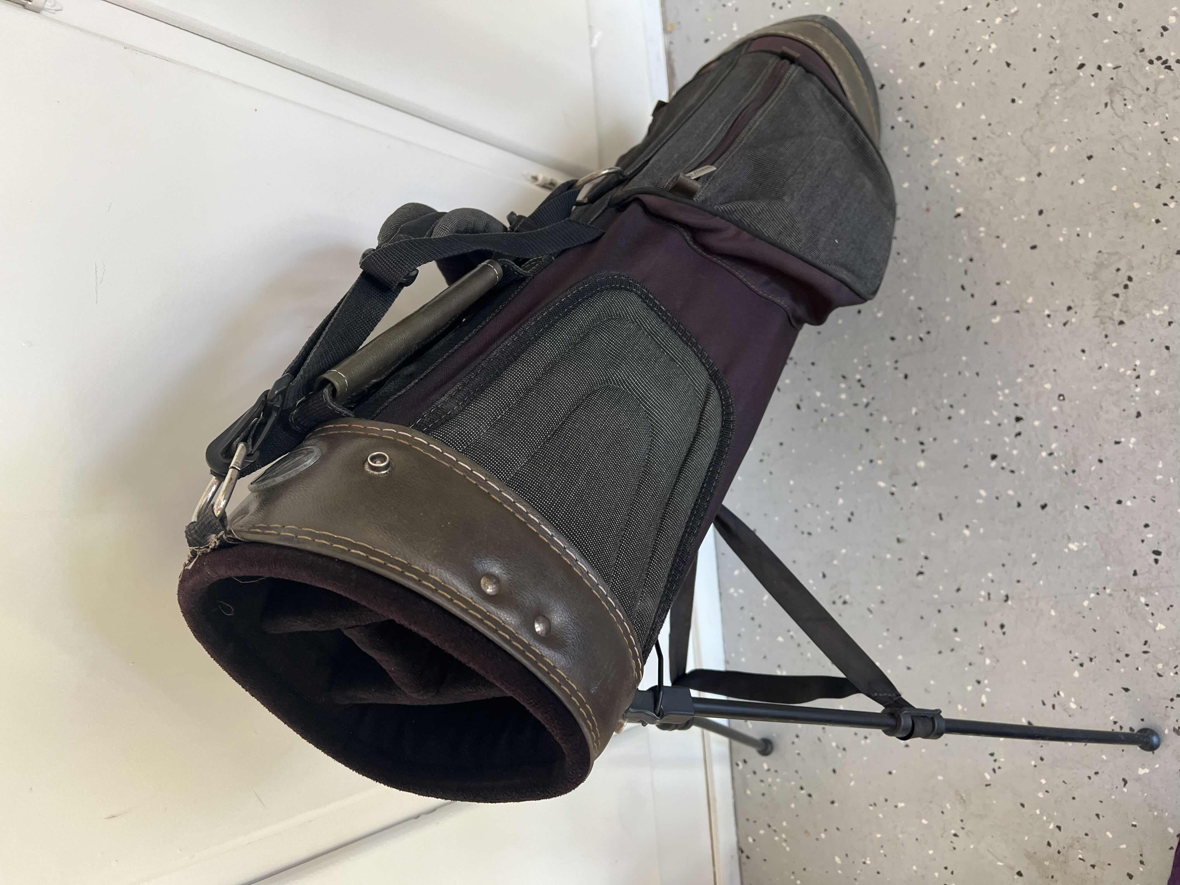 Photo 3 of GREY MIZUNA GOLF BAG.,  PURPLE COMPUTER TRAVEL BAG