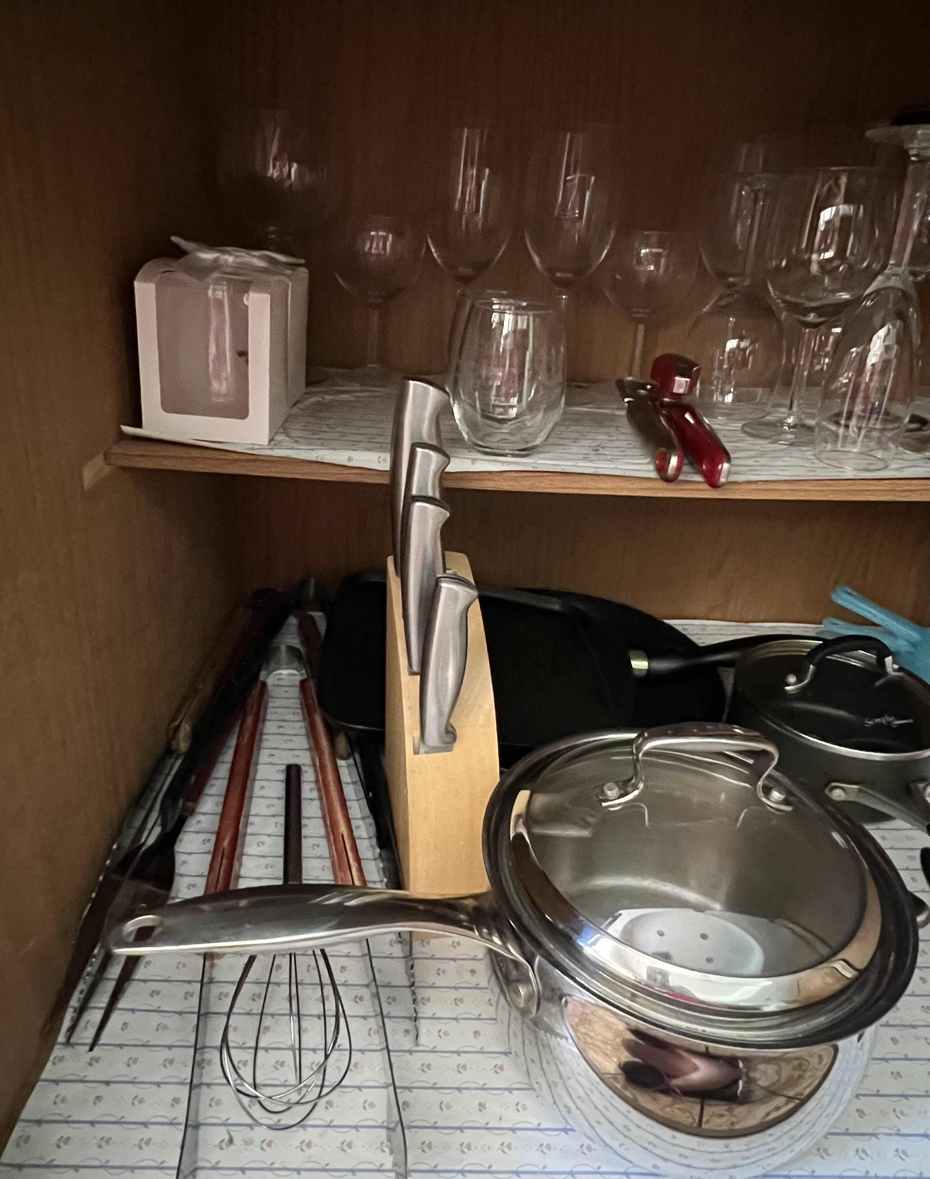 Photo 2 of CONTENTS OF KITCHEN CABINET (KITCHEN COOKWARE, FLATWARE & STEMWARE)