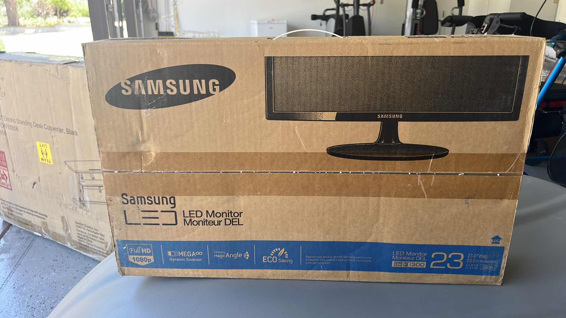 Photo 2 of SAMSUNG 23" LED MONITOR