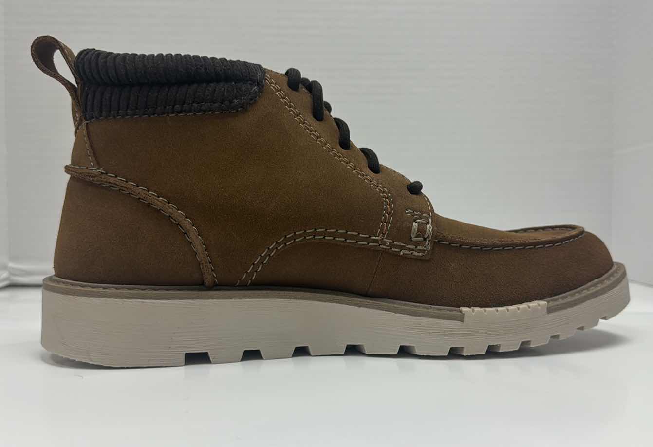 Photo 1 of NIB MENS CLARKS BARNES MID COLA SUEDE 9.5M