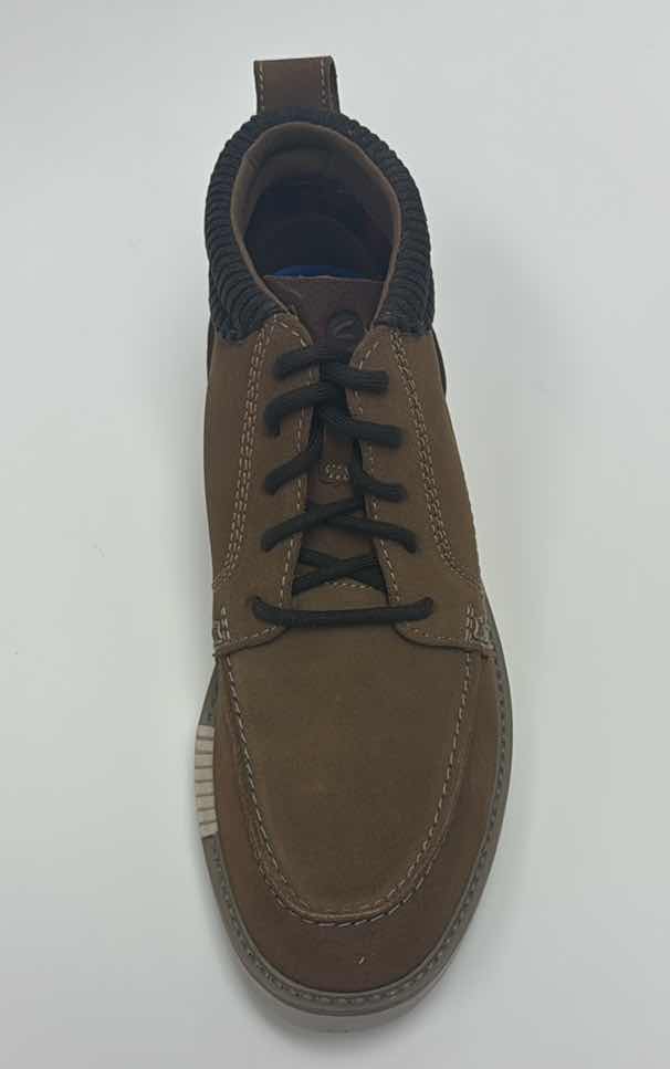 Photo 2 of NIB MENS CLARKS BARNES MID COLA SUEDE 9.5M