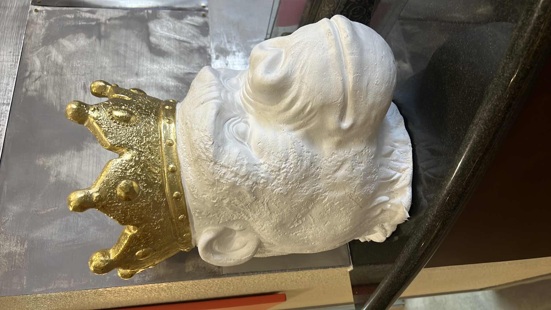 Photo 2 of PLASTER GORILLA HEAD W CROWN W12" H15"