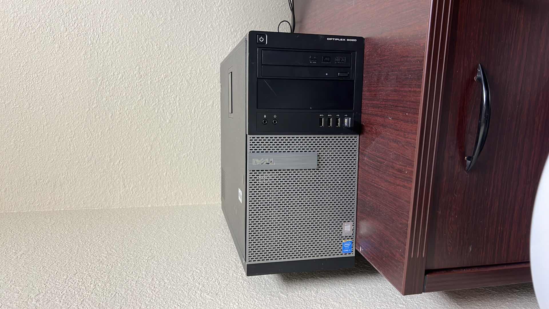 Photo 1 of DELL OPTIPLEX 9020 COMPUTER TOWER