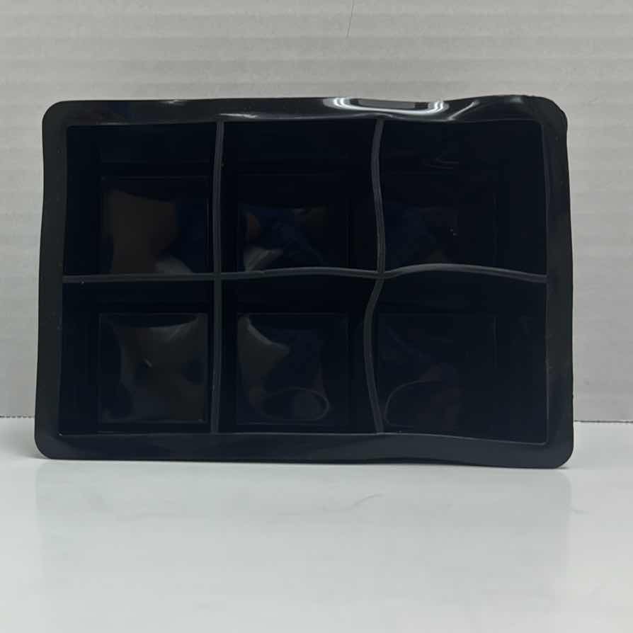 Photo 1 of NEW 8-PKGS BLACK SILICONE LARGE CUBE ICE TRAYS (2 PER PKG)