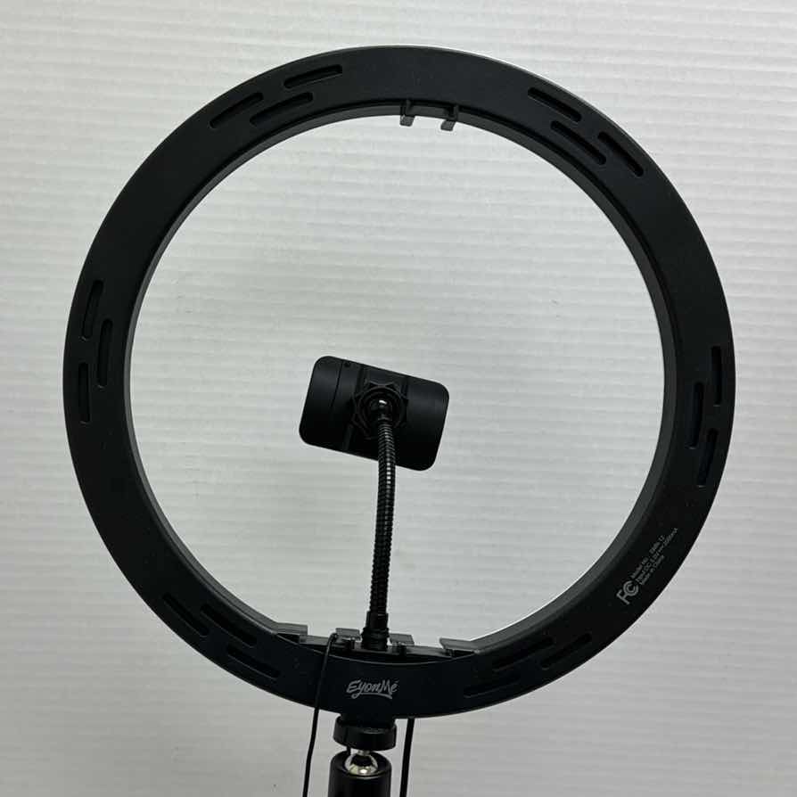 Photo 3 of EYONME RING LIGHT W. TRIPOD STAND