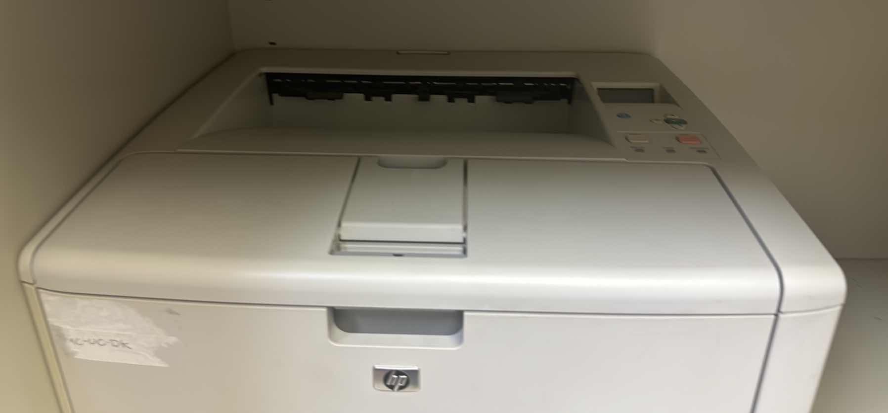 Photo 2 of HP LASER JET 5200tn