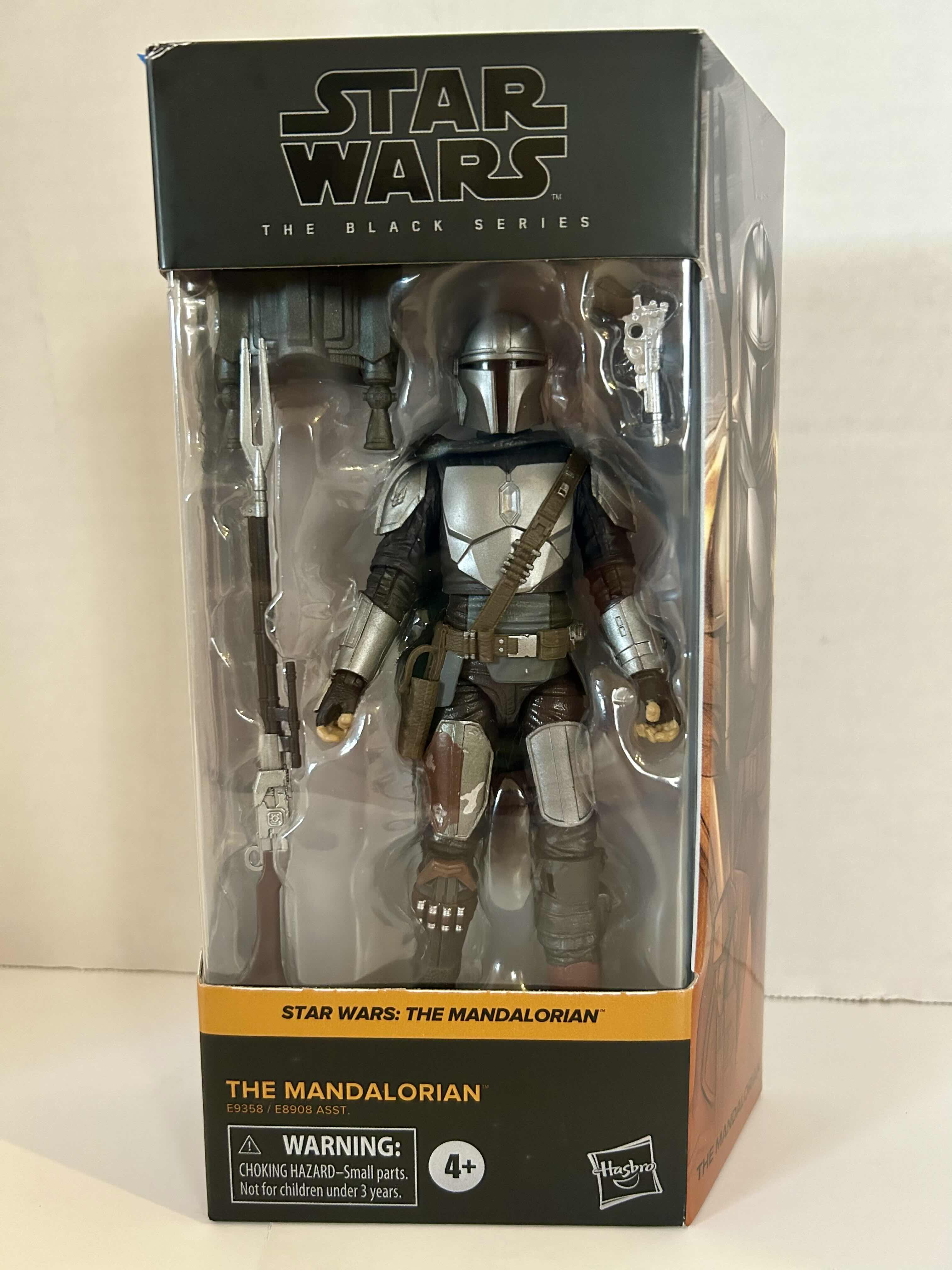 Photo 1 of HASBRO: STAR WARS: THE BLACK SERIES: THE MANDALORIAN