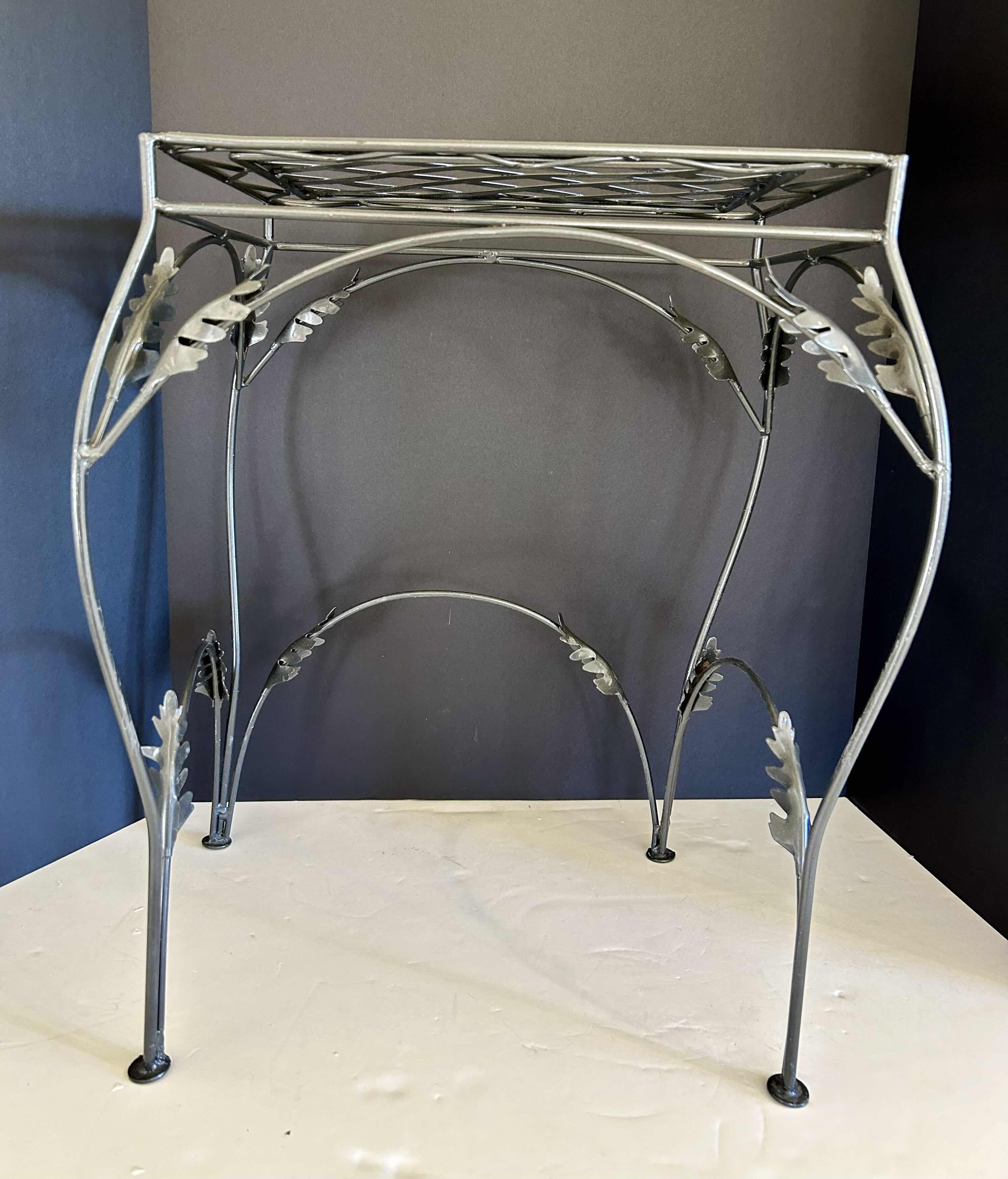 Photo 1 of DECORATIVE METAL SIDE TABLE/ ACCENT TABLE 20” H