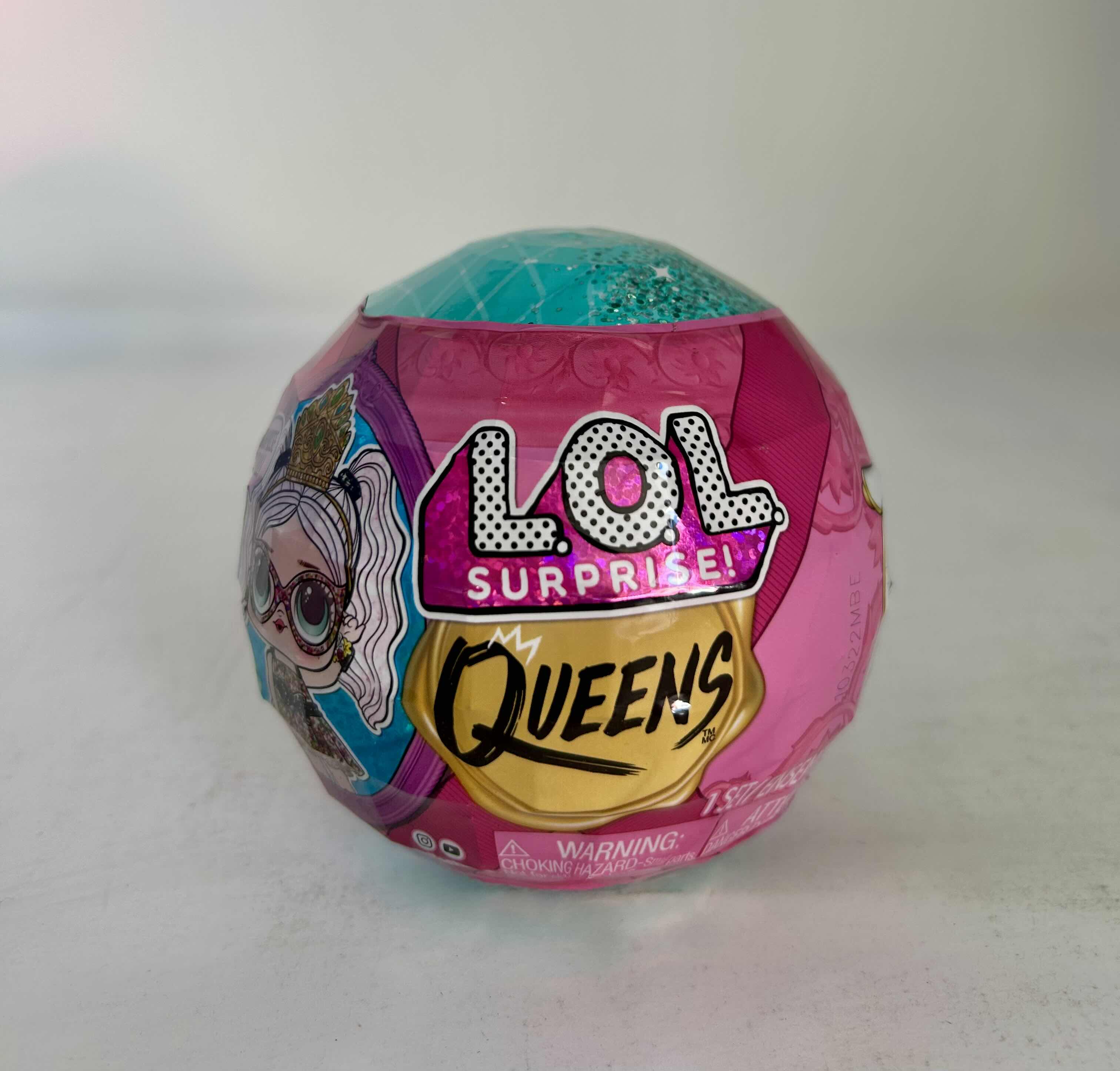 Photo 3 of BRAND NEW 7 - L.O.L SURPRISE! 6 L.O.L SURPRISE! MINI SWEETS DOLL, 1 L.O.L SURPRISE QUEENS DOLL