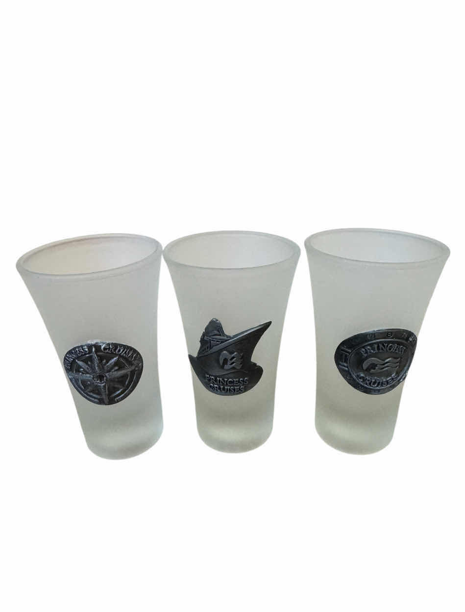 Photo 1 of 60
VINTAGE ASSORTED SHOT-GLASSES, CORK SCREWS AND STOPPERS.

SHOT-GLASSES
D2” X H3.5”