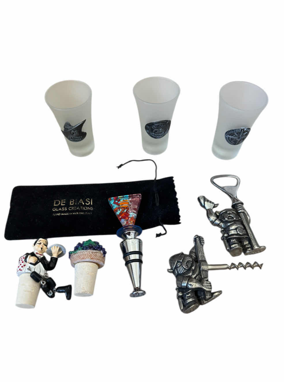 Photo 1 of 60
VINTAGE ASSORTED SHOT-GLASSES, CORK SCREWS AND STOPPERS.
SHOT-GLASSES
D2” X H3.5”