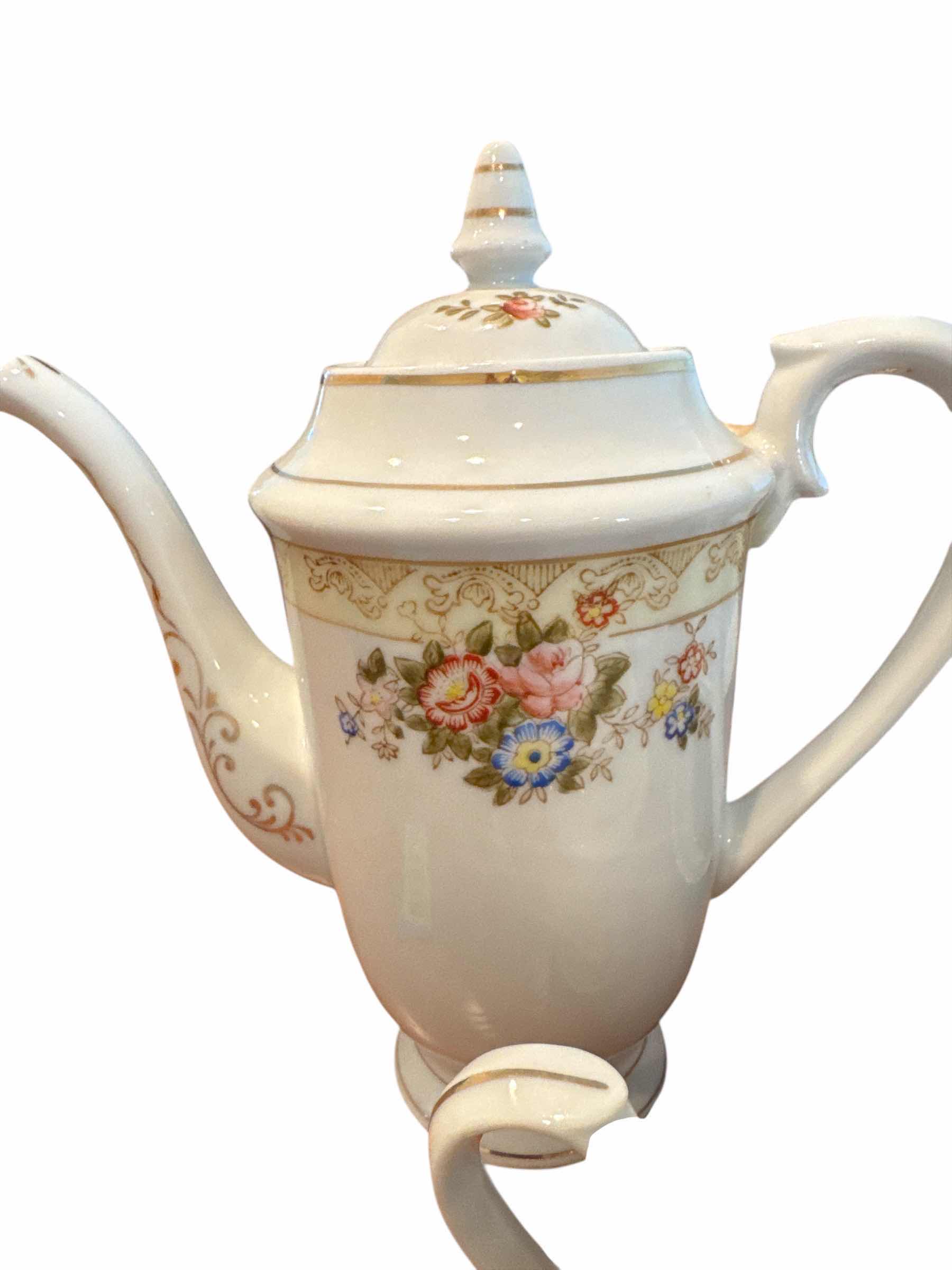Photo 1 of 120
VINTAGE BAROQUE STYLE TEA SET