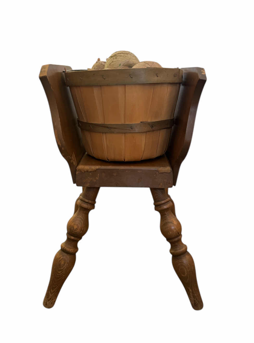 Photo 1 of 170
VINTAGE WOODEN STAND AND FAUX APPLE BASKET.

STAND 
10.5” X 9.5” X H18”