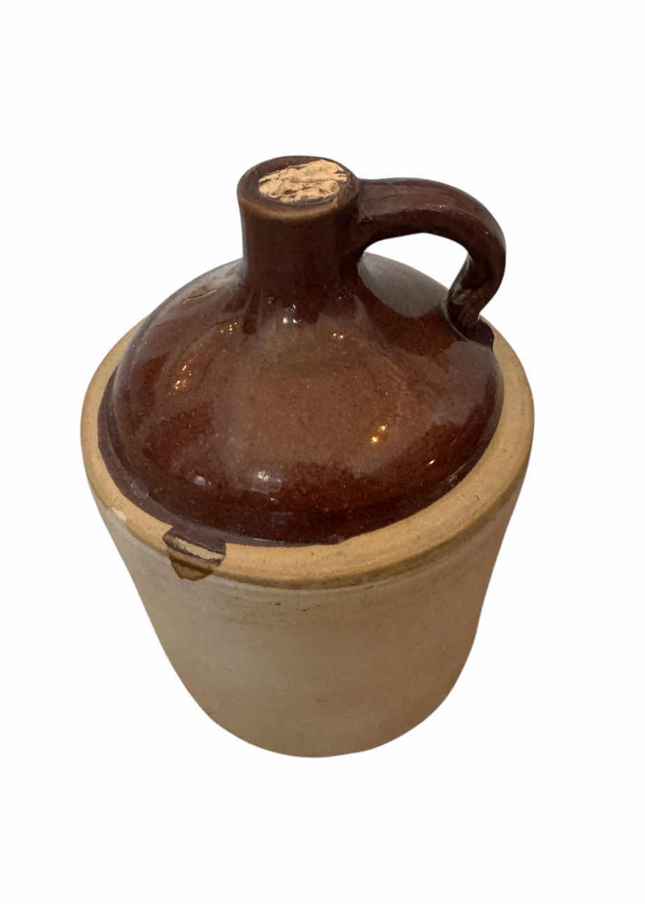 Photo 1 of 40
VINTAGE CERAMIC ONE GALLON WESTERN STONEWARE TWO TONE BROWN/TAN

D7” X H10”