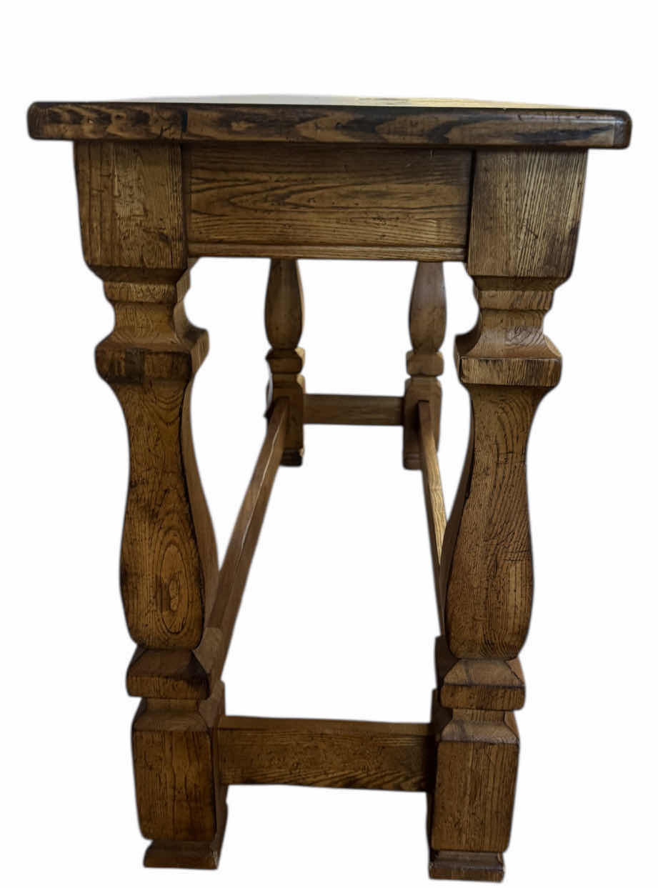 Photo 1 of 249
VINTAGE OAKWOOD ENTRY/DRAPERY TABLE, HOME FURNITURE, HOME ESSENTIALS, HOME DECOR

18” X 53” X H31”