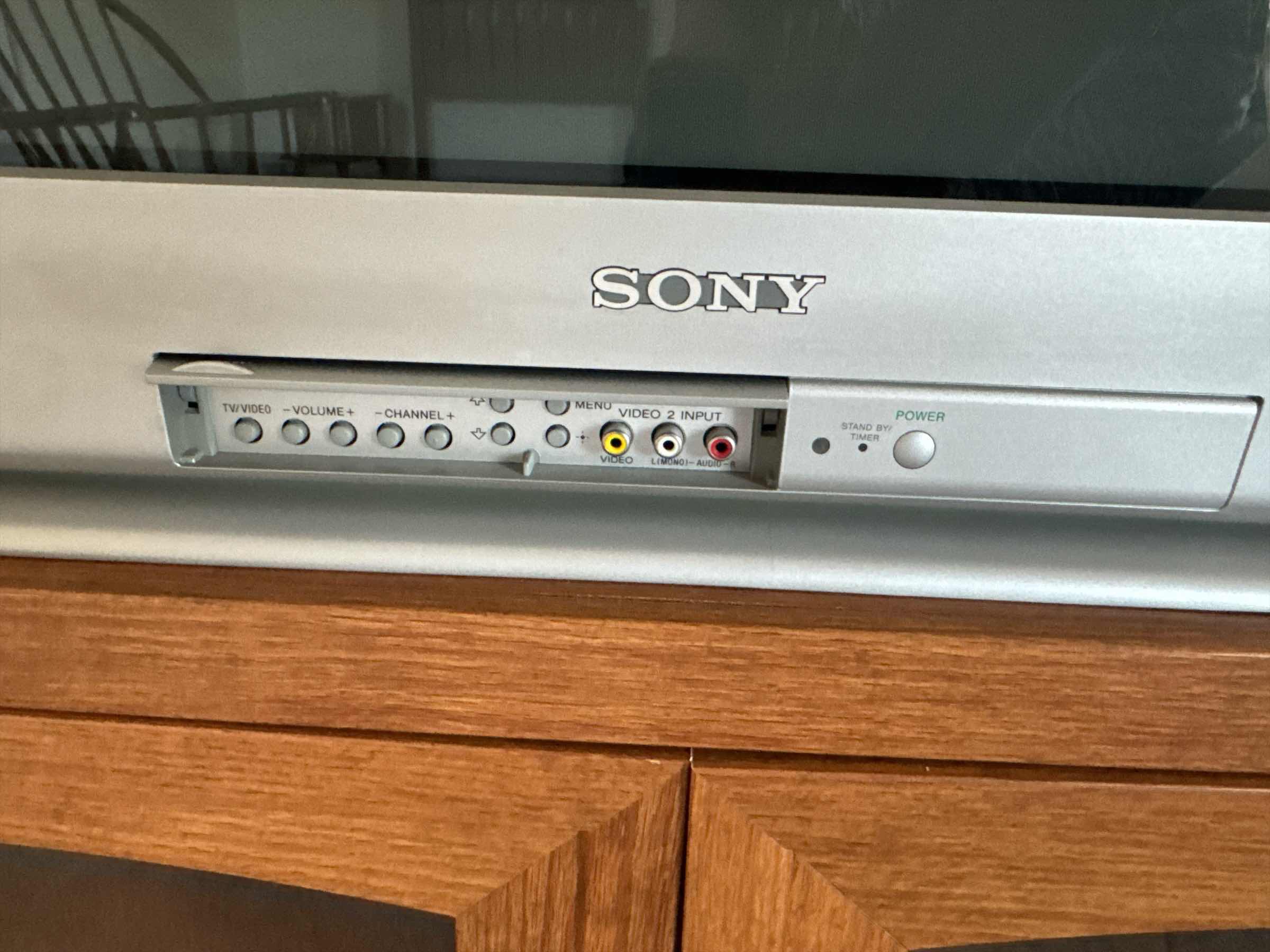 Photo 1 of 27” SONY TRINITRON TELEVISION
