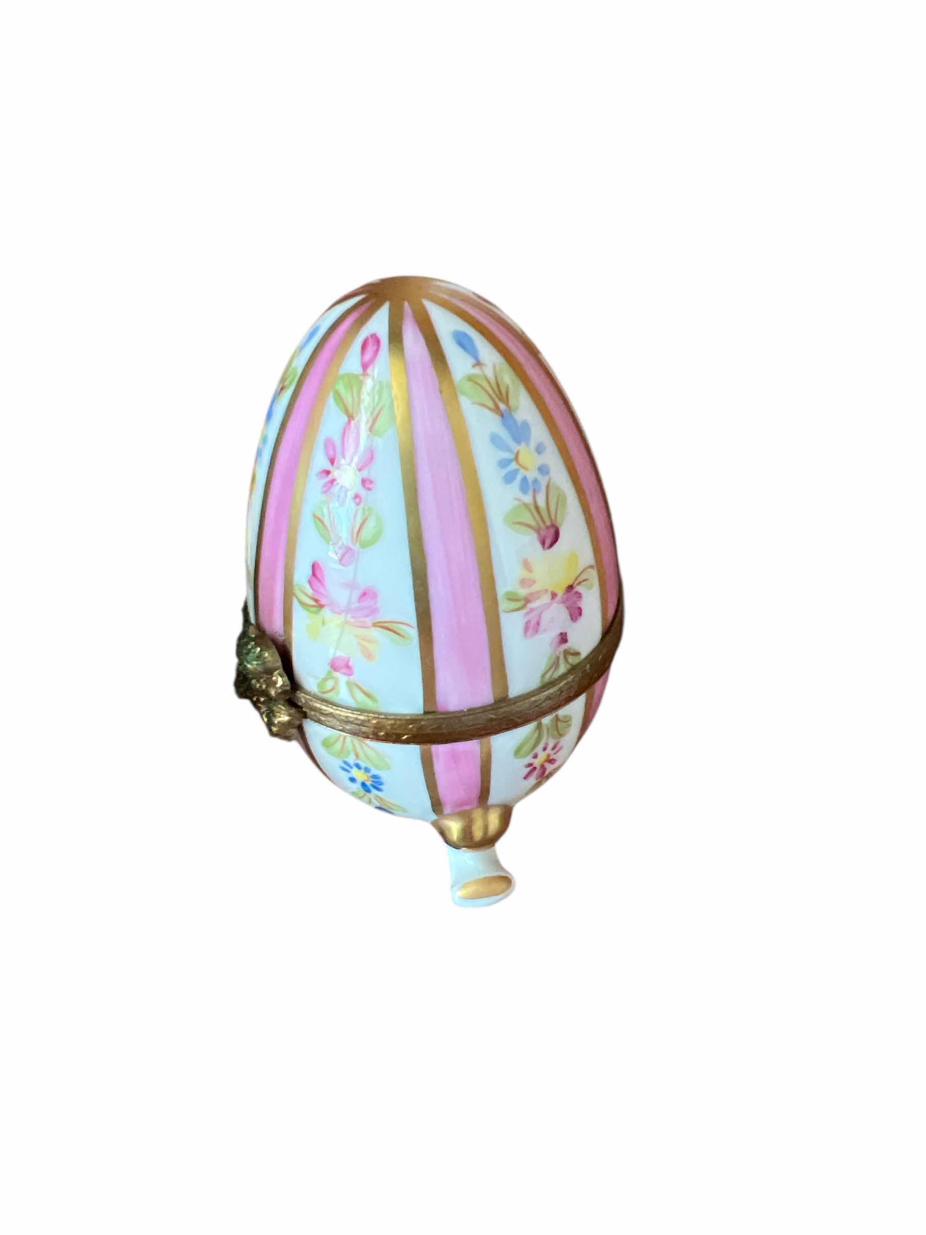 Photo 1 of LOT OF DECORATIVE EGGS INCLUDING POO EGG WITH POOH TRINKET
