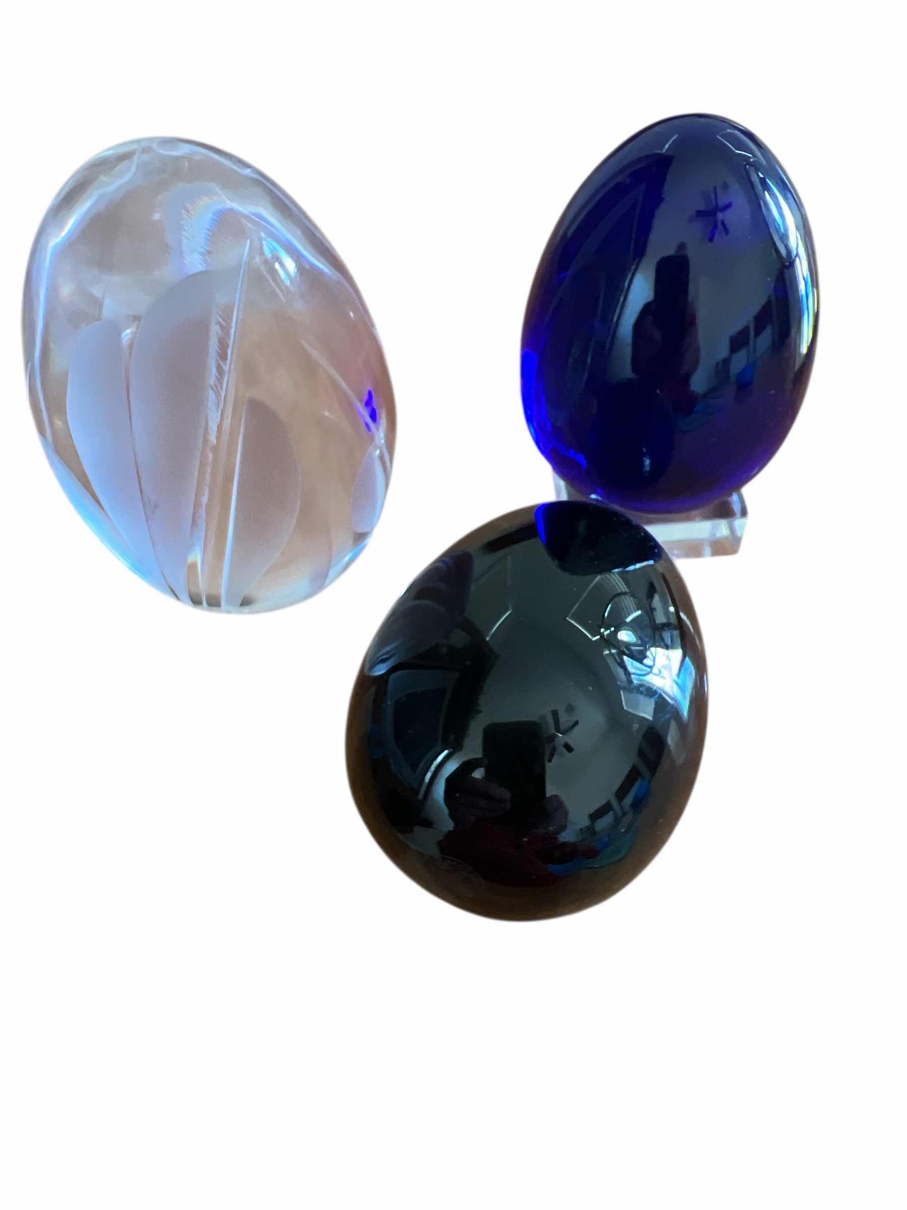 Photo 1 of THREE ART GLASS CRYSTAL EGGS SIGNED: ATLANTIS AND 2 BACCARAT