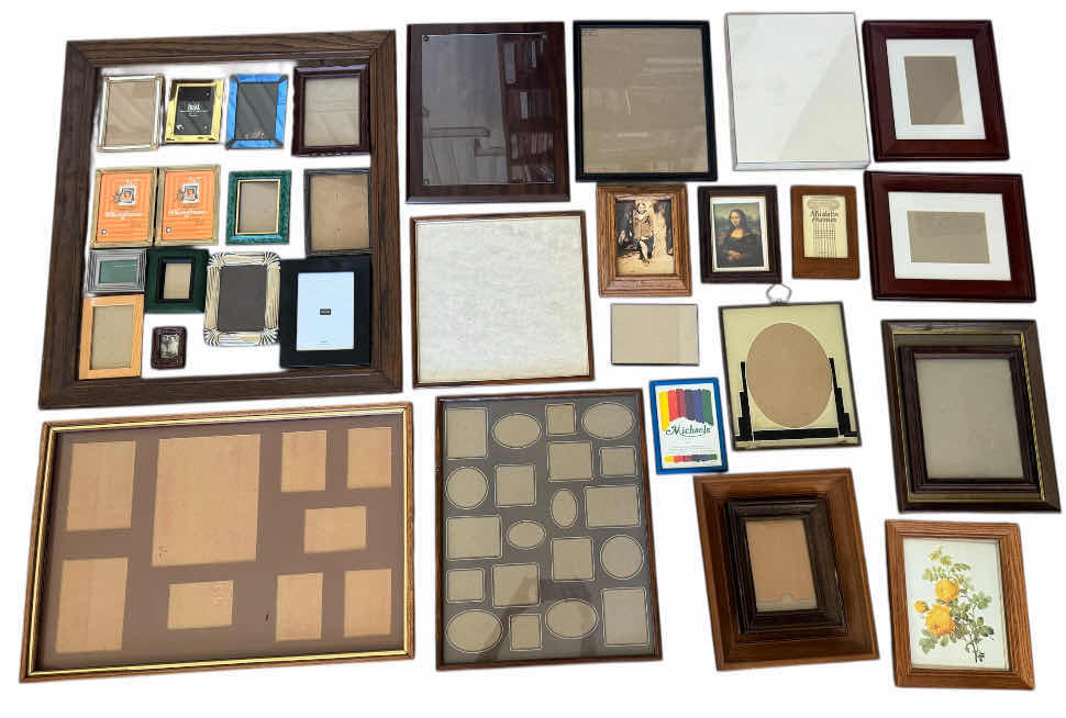 Photo 1 of 80
VINTAGE ASSORTED PICTURE FRAMES, WOOD AND METAL, 40 ITEMS
LARGE WOODEN FRAME
28” X 32” X H1”
