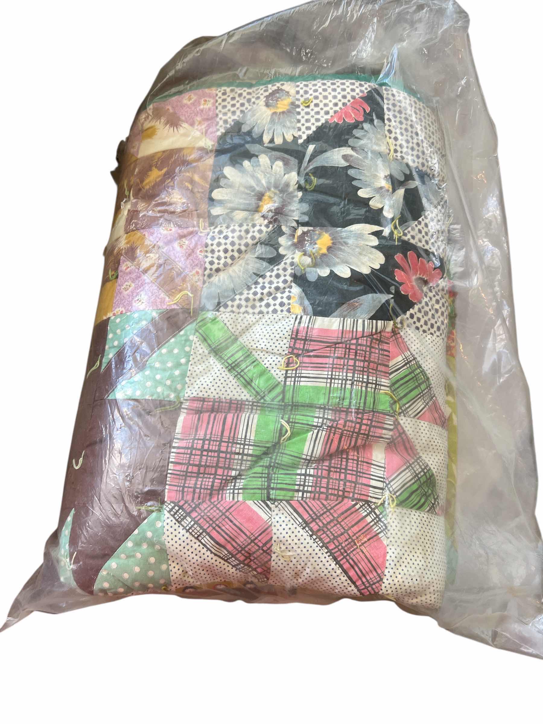 Photo 1 of HAND MADE TIED QUILT - VINTAGE - TWIN SIZE