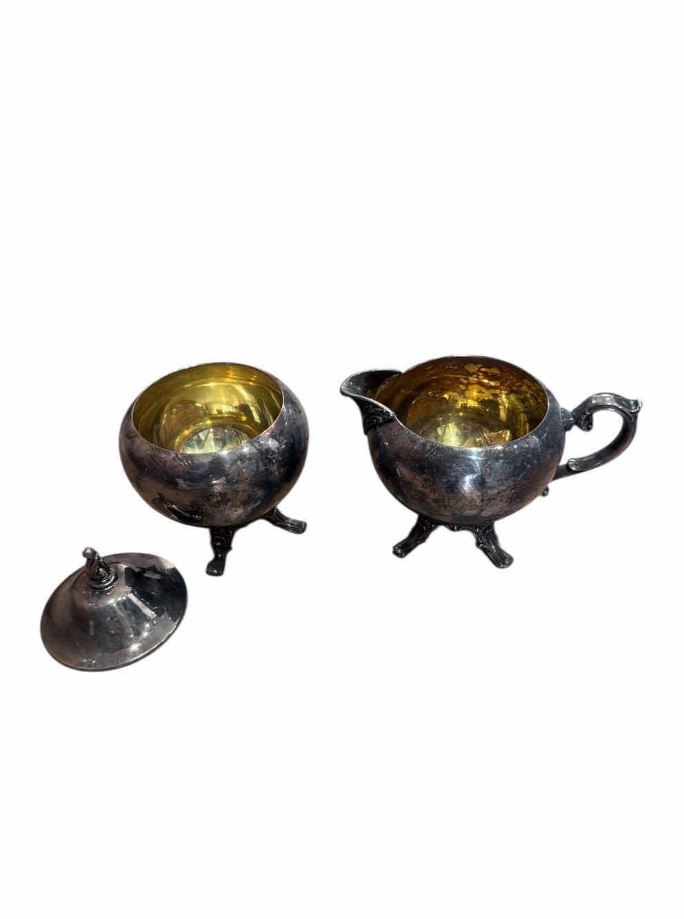 Photo 1 of 65
VINTAGE ANTIQUE WM ROGERS SILVER TEAPOT WITH SUGAR AND CREAMER SET, COLLECTABLE, HOME DECOR, HOME ESSENTIALS 

TEAPOT
H9”