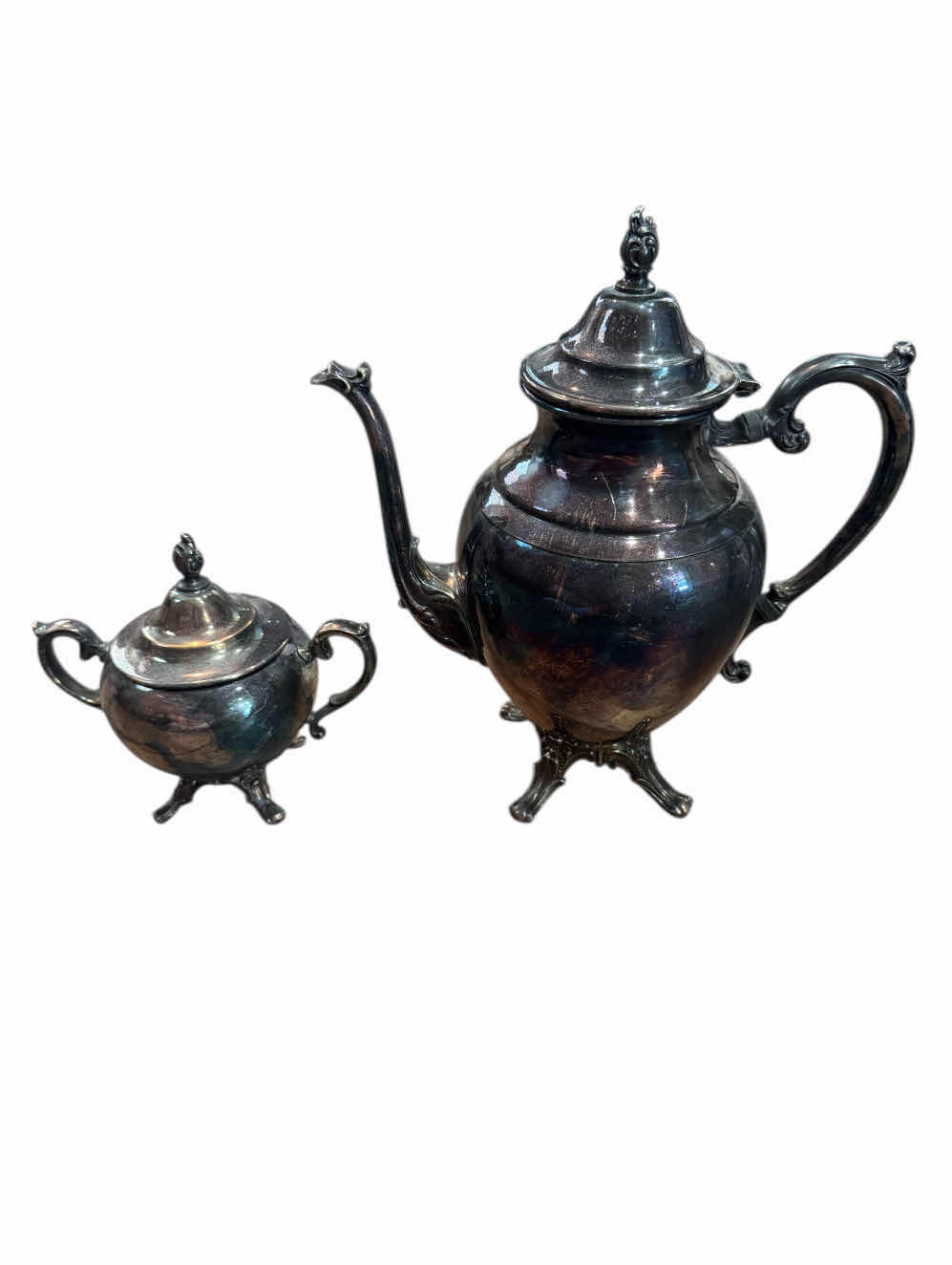 Photo 1 of 55
VINTAGE ANTIQUE WM ROGERS SILVER TEAPOT WITH SUGAR BOWL, COLLECTABLE, HOME DECOR, HOME ESSENTIALS
TEAPOT/PITCHER
H11”