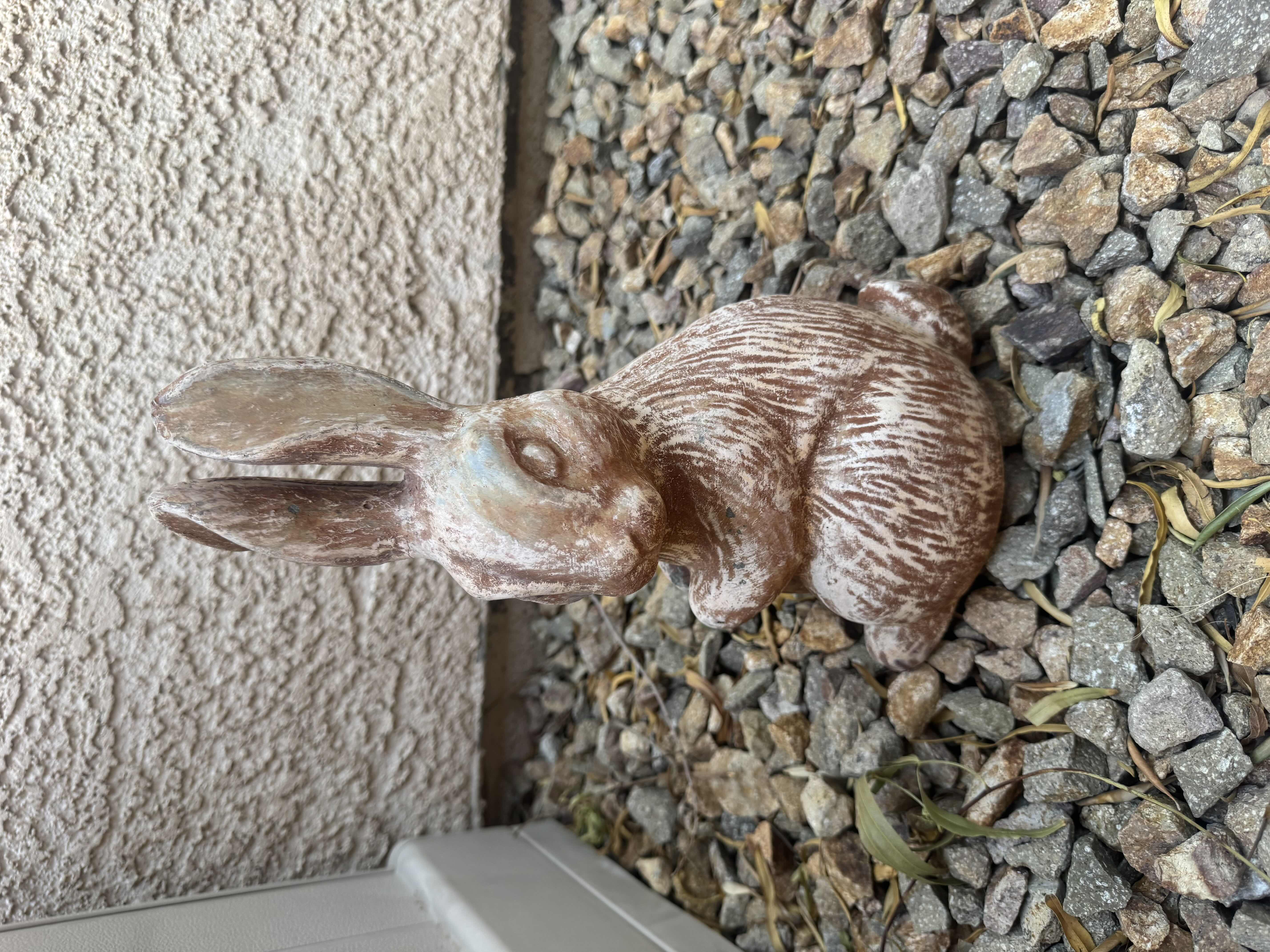 Photo 1 of 80
OUTDOOR SUNCAST HEAVY DUTY  STORAGE AND GARDEN RESIGN RABBIT 

SUNCAST
26” X 54.5” X H29”