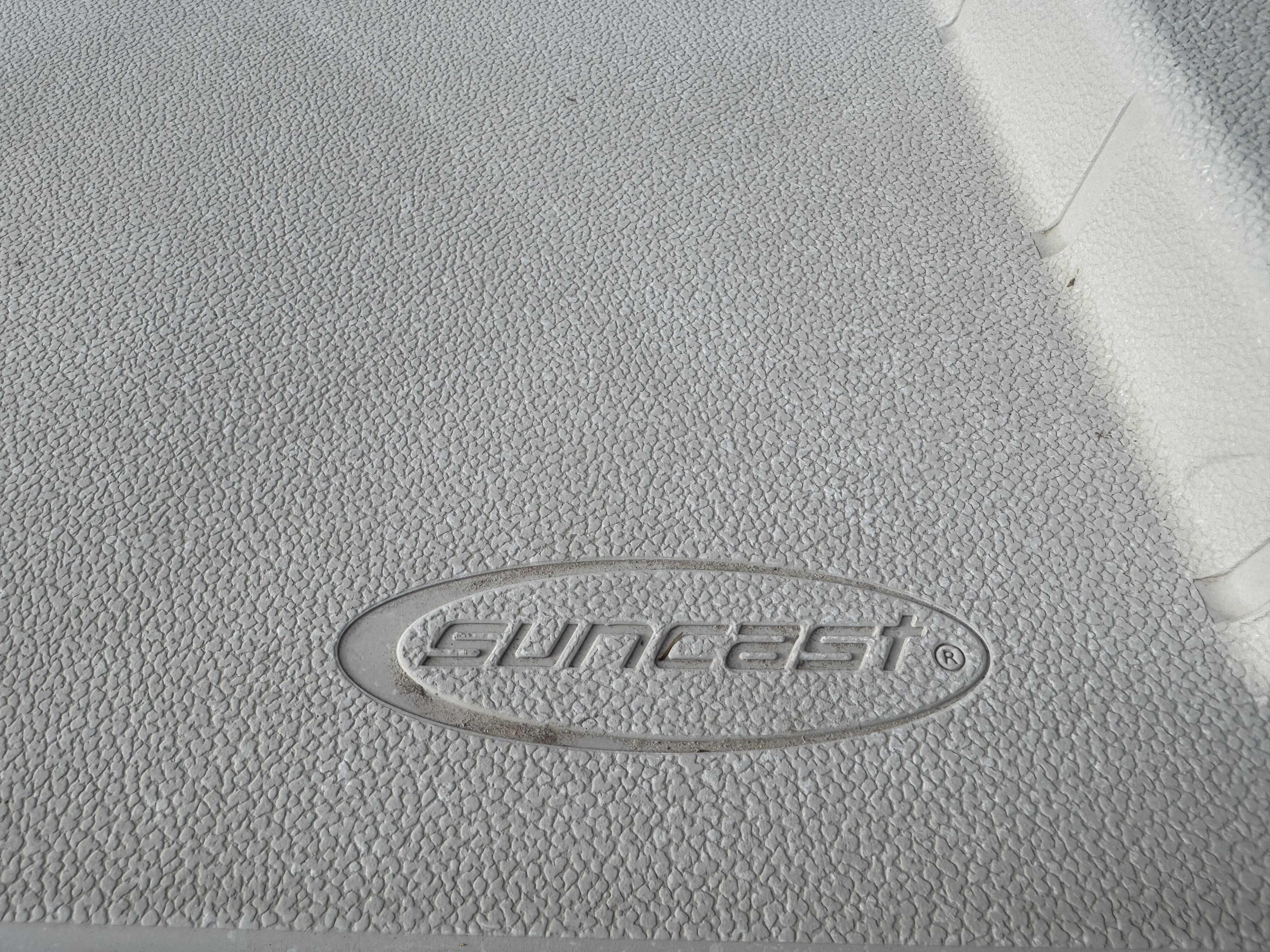 Photo 1 of 80
OUTDOOR SUNCAST HEAVY DUTY  STORAGE AND GARDEN RESIGN RABBIT 

SUNCAST
26” X 54.5” X H29”