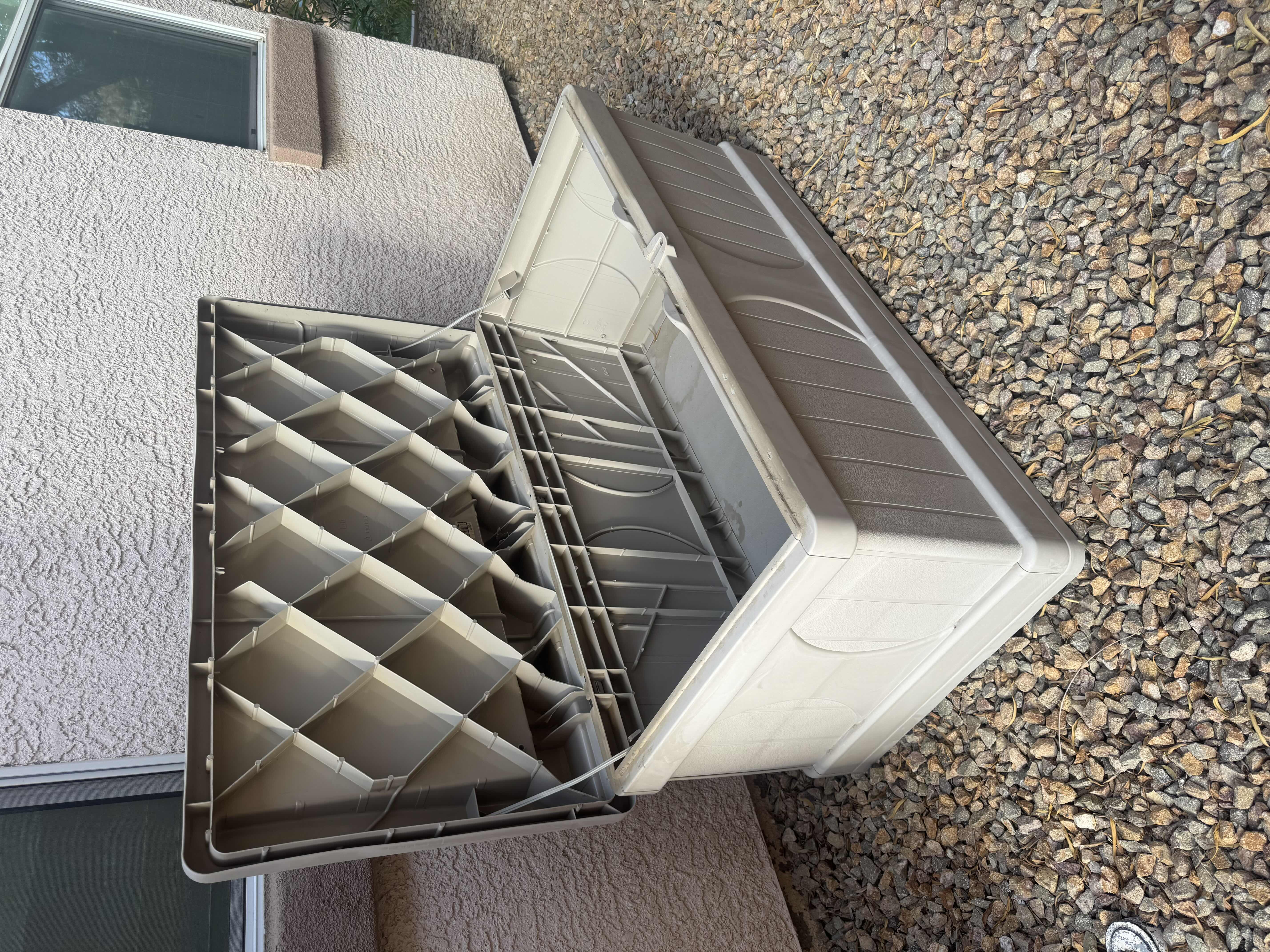 Photo 1 of 80
OUTDOOR SUNCAST HEAVY DUTY  STORAGE AND GARDEN RESIGN RABBIT 

SUNCAST
26” X 54.5” X H29”