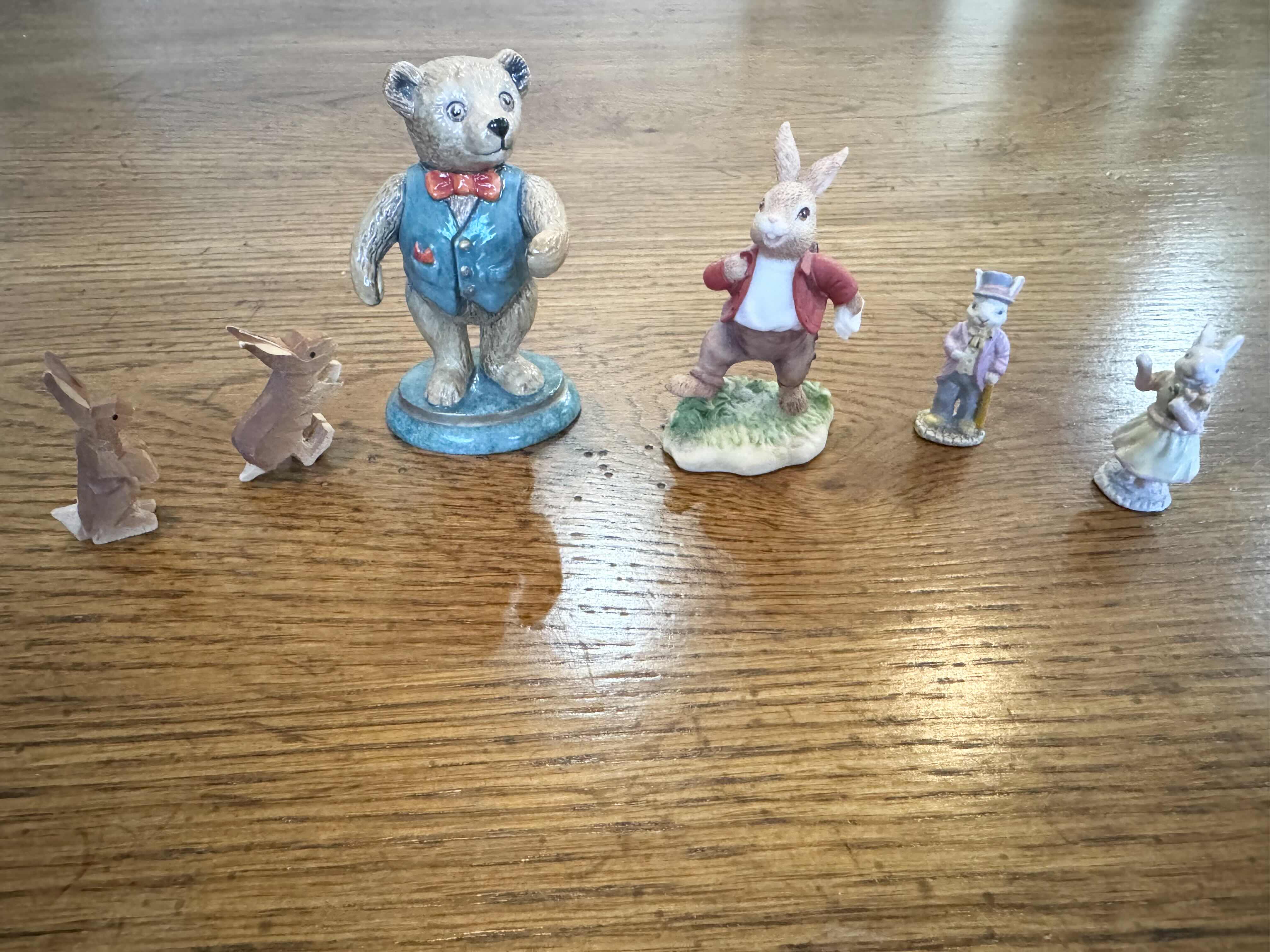 Photo 1 of 120
VINTAGE ASSORTED MINIATURE FIGURINES, PETER RABBIT, TEDDY BEAR, RABBIT, WOOD, CERAMIC, AND RESIN. COLLECTABLE, ART COLLECTION, HOME DECOR

PETER RABBIT 
H2.5”